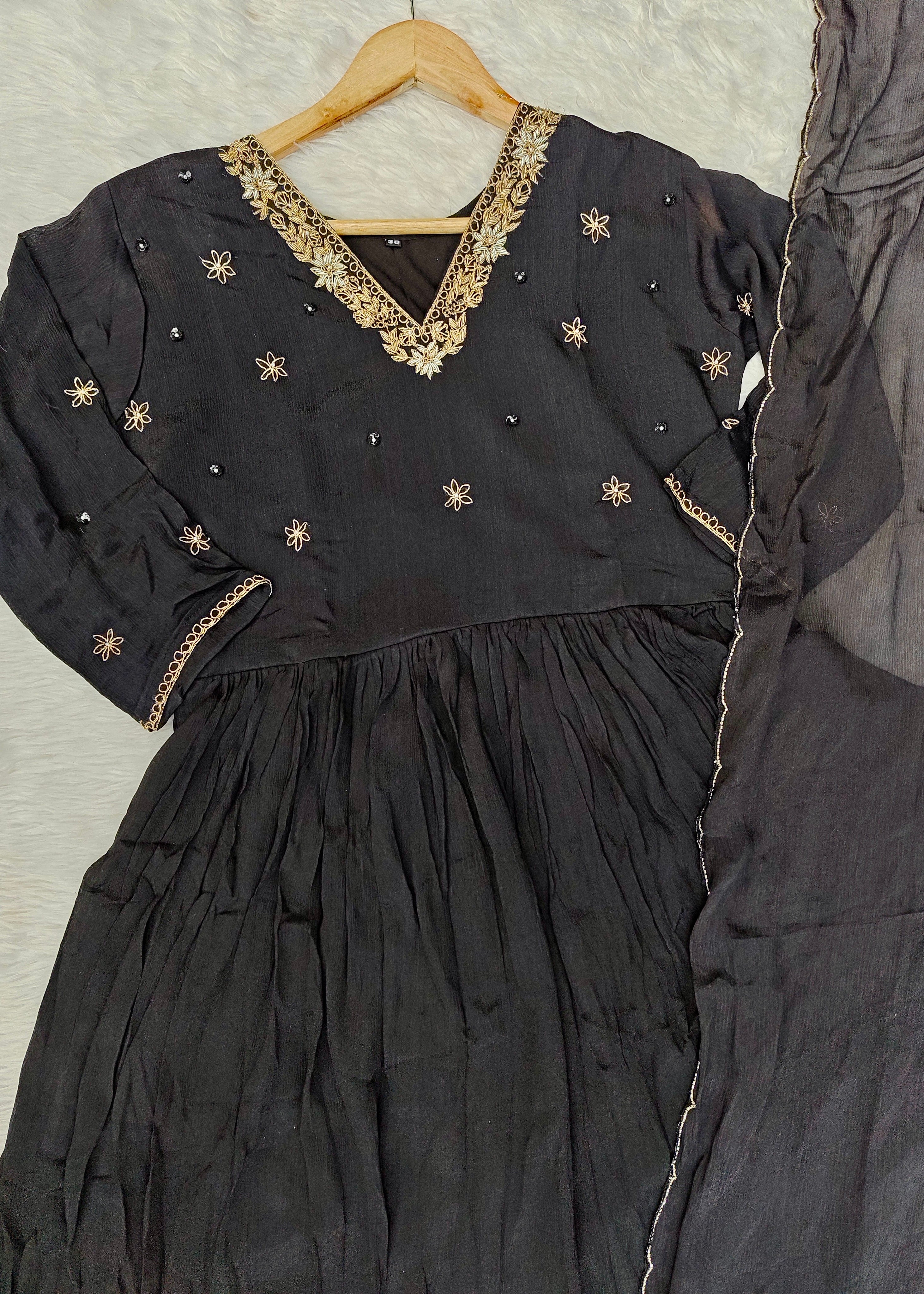 “LYLA” Premium range chinnon anarkali kurti set 🛍️