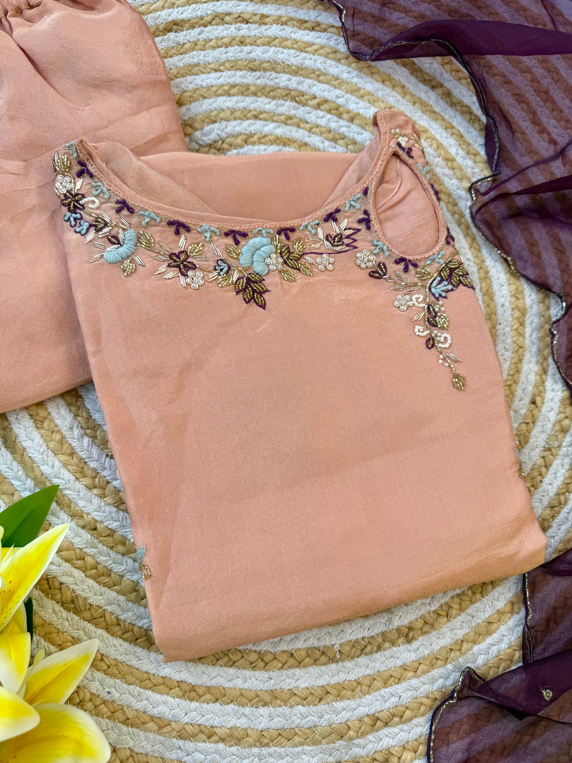 “NAKS” A very beautiful Tissue silk handwork set 🛍️