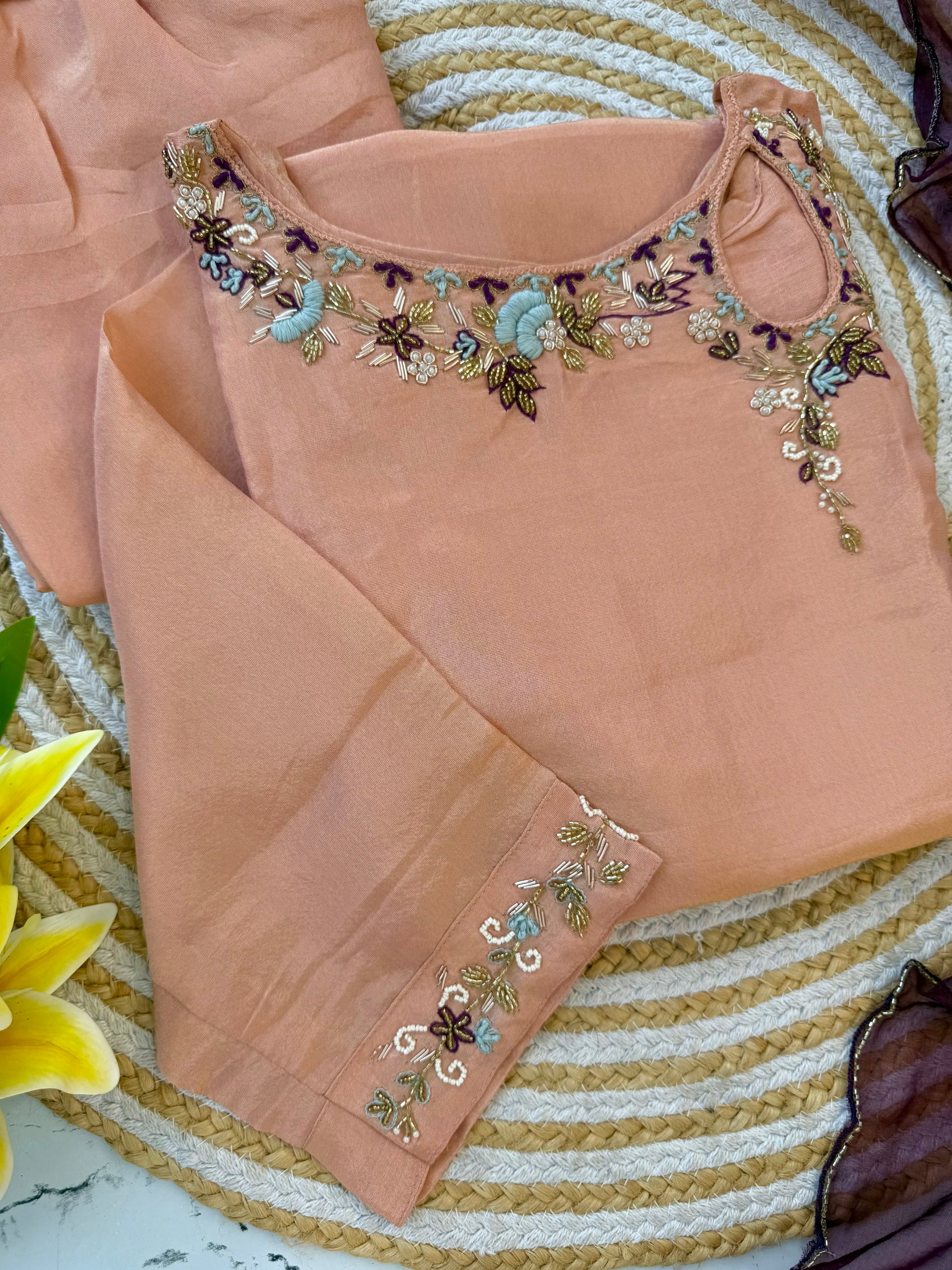 “NAKS” A very beautiful Tissue silk handwork set 🛍️