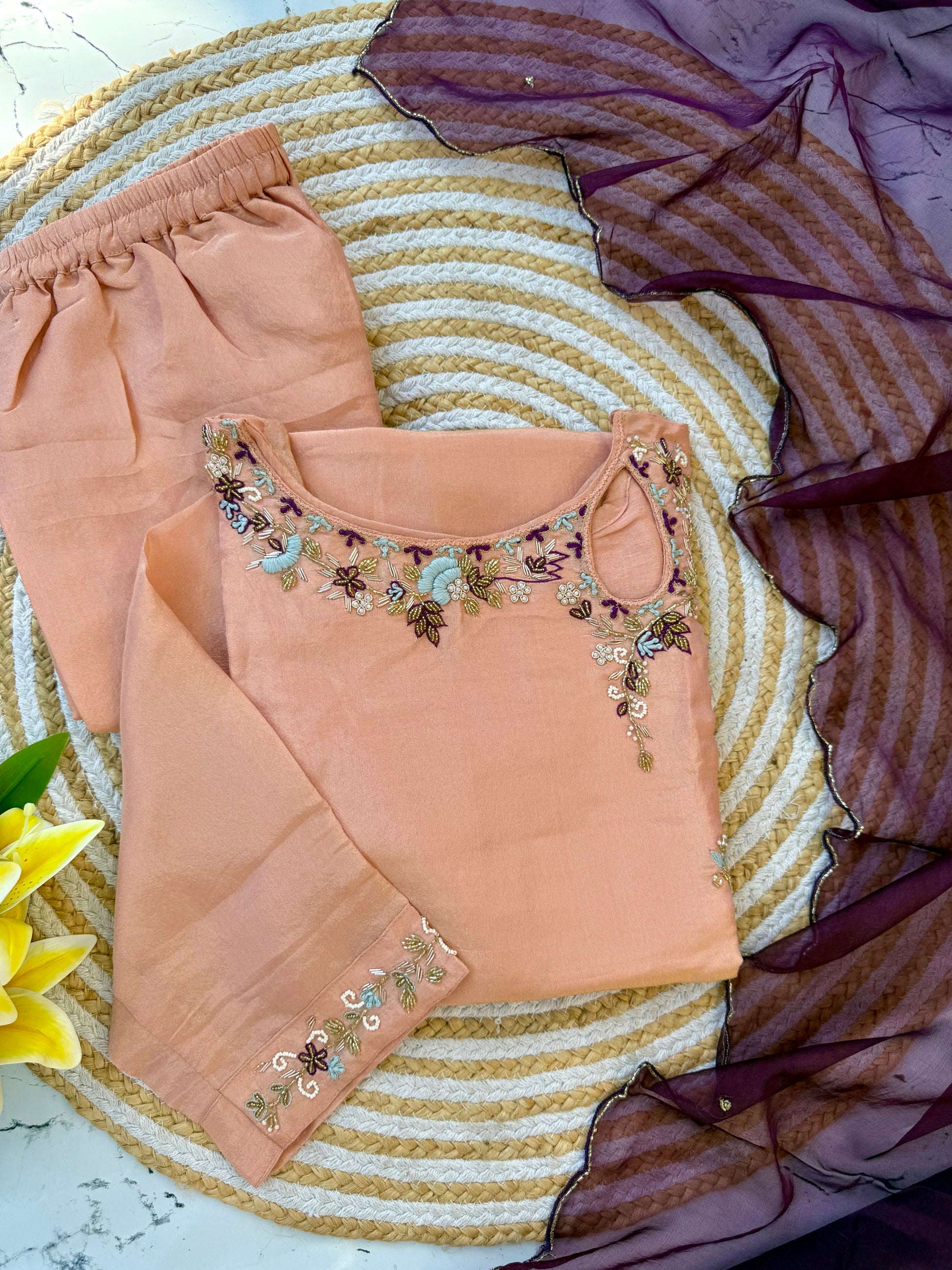 “NAKS” A very beautiful Tissue silk handwork set 🛍️