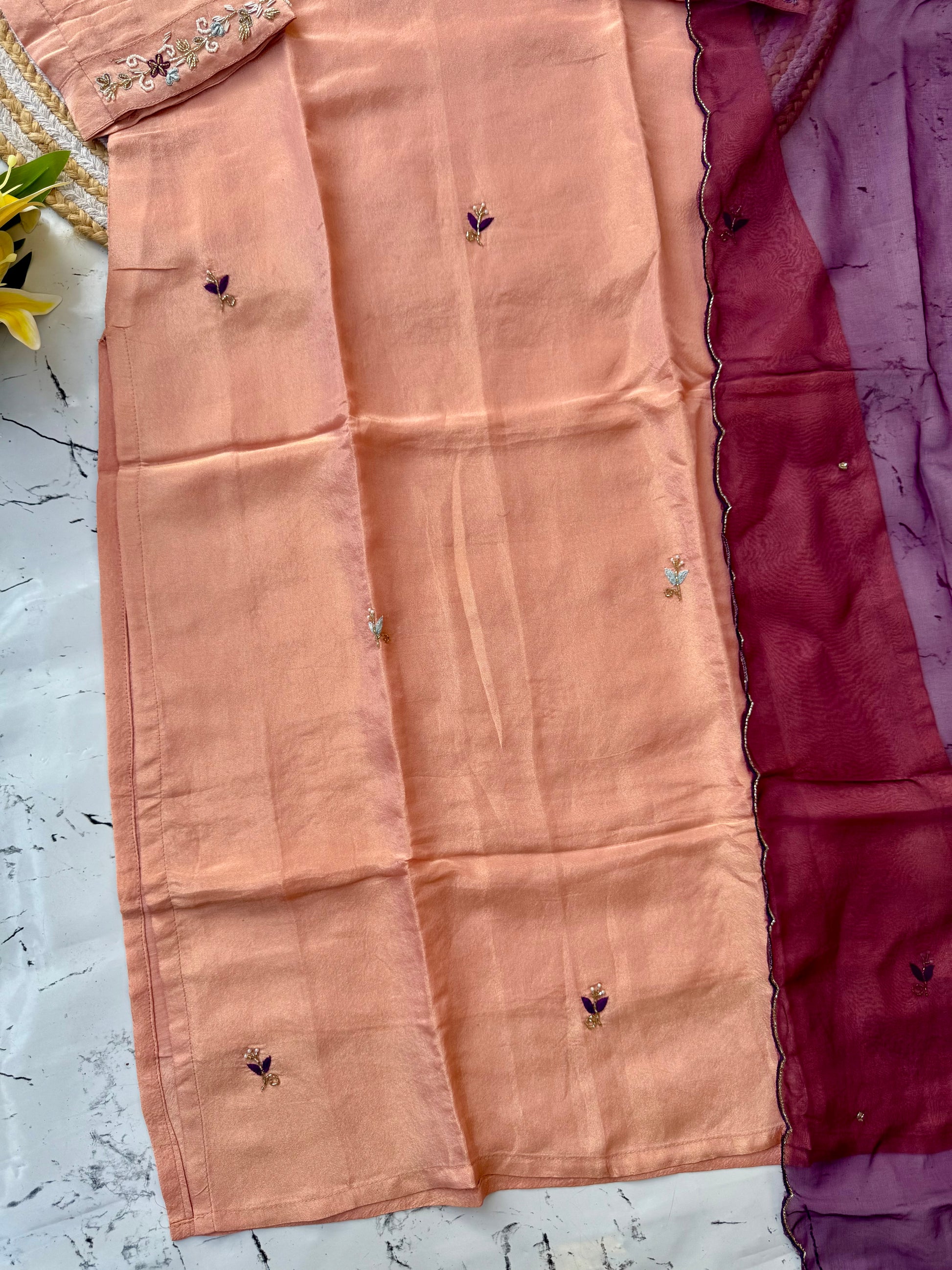 “NAKS” A very beautiful Tissue silk handwork set 🛍️