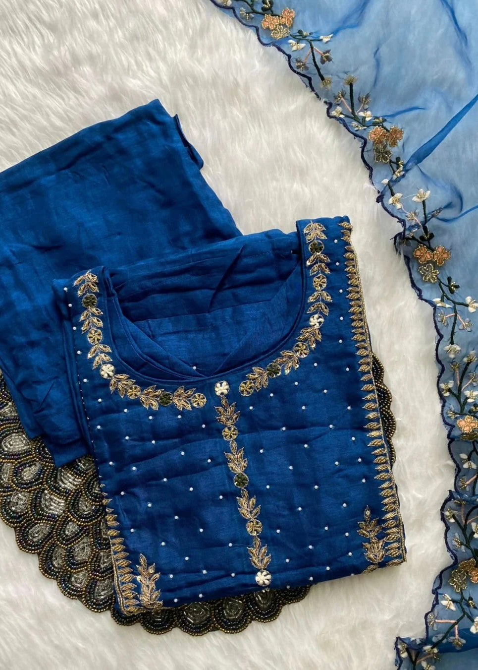 “ALKA” A very beautiful piece with zardozi & zari handwork set