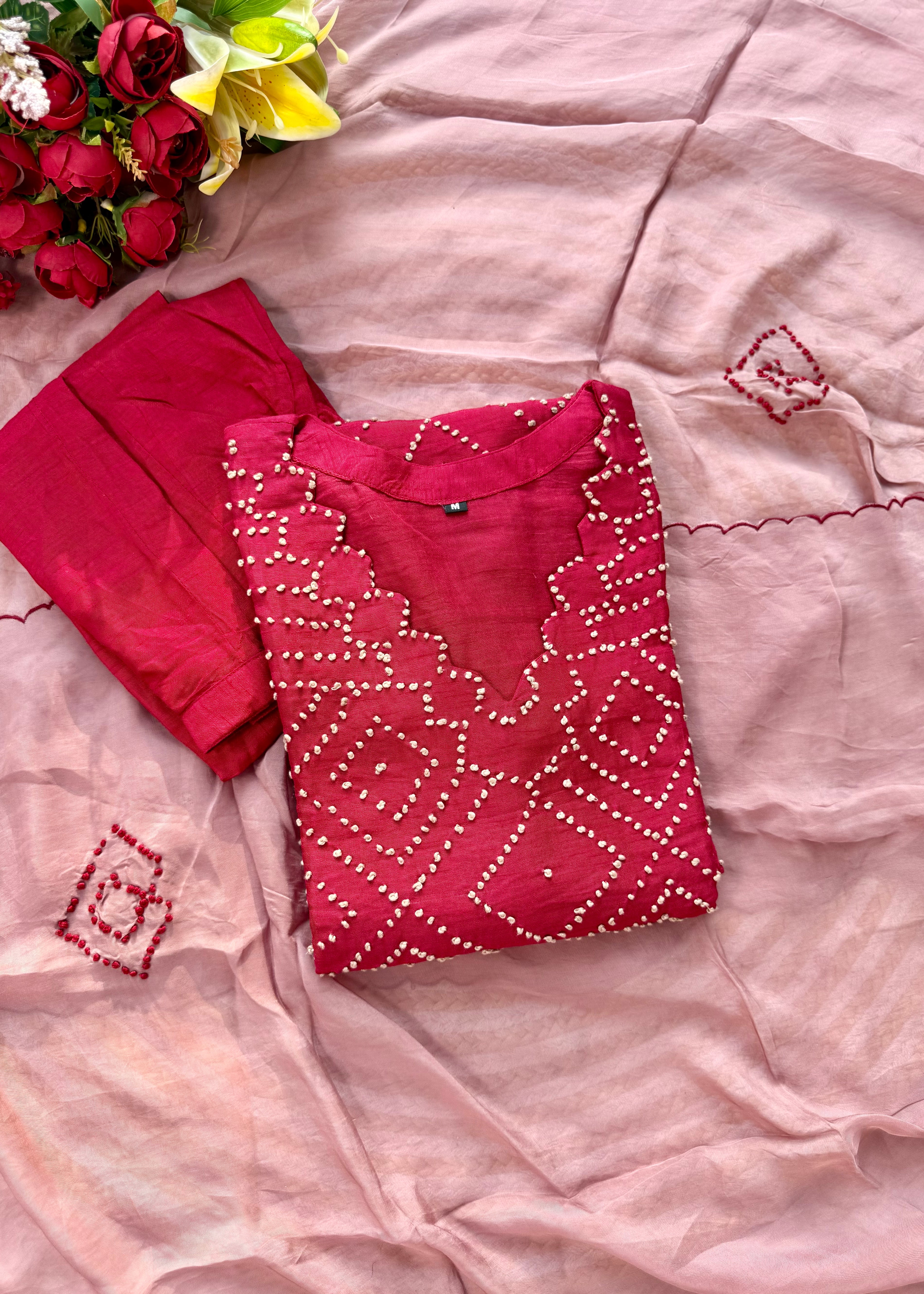 “Knot” Premium range French knot work dola silk kurta set 🛍️