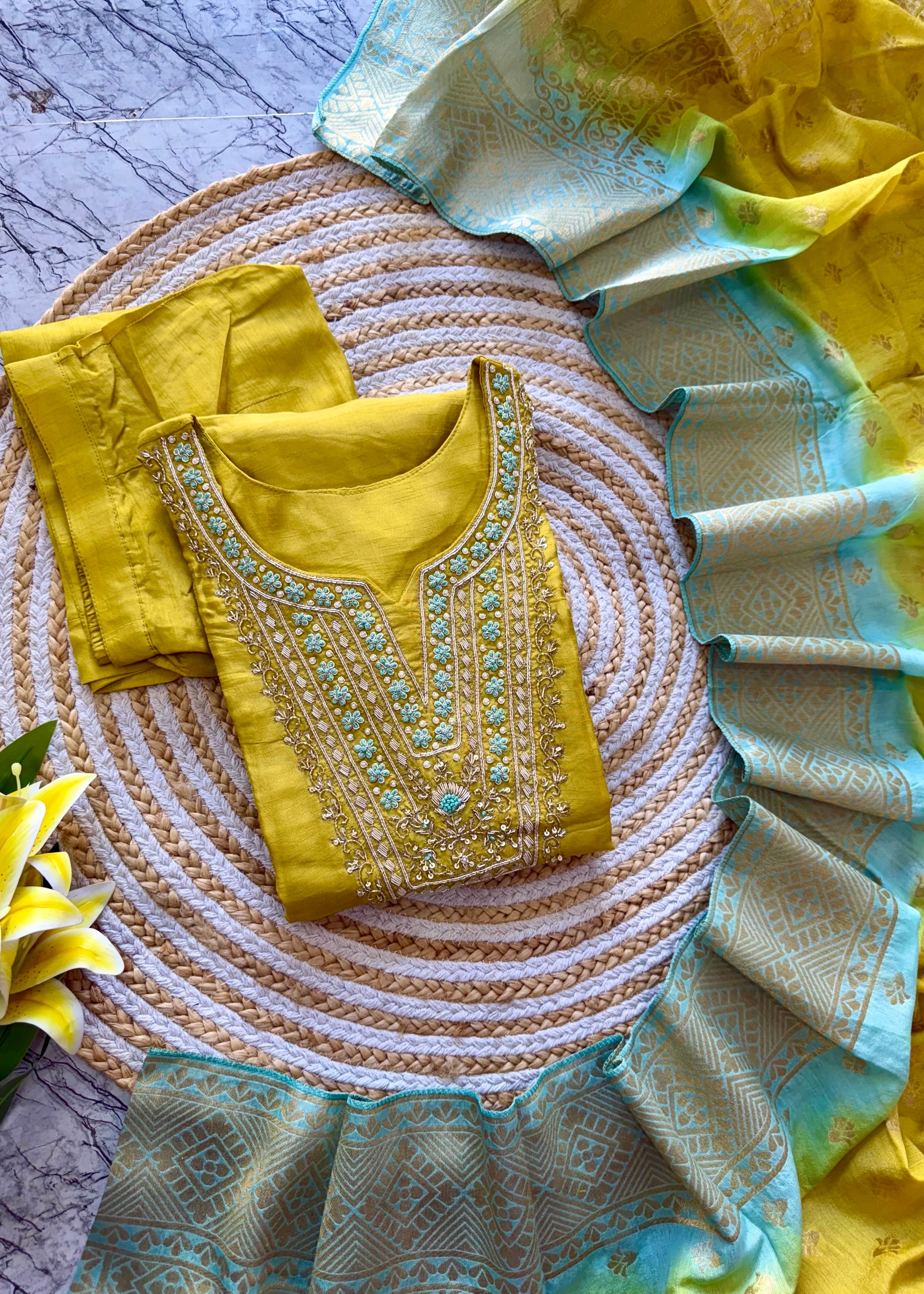 “Hareef” Premium festive wear Dola silk suit set 🛍️