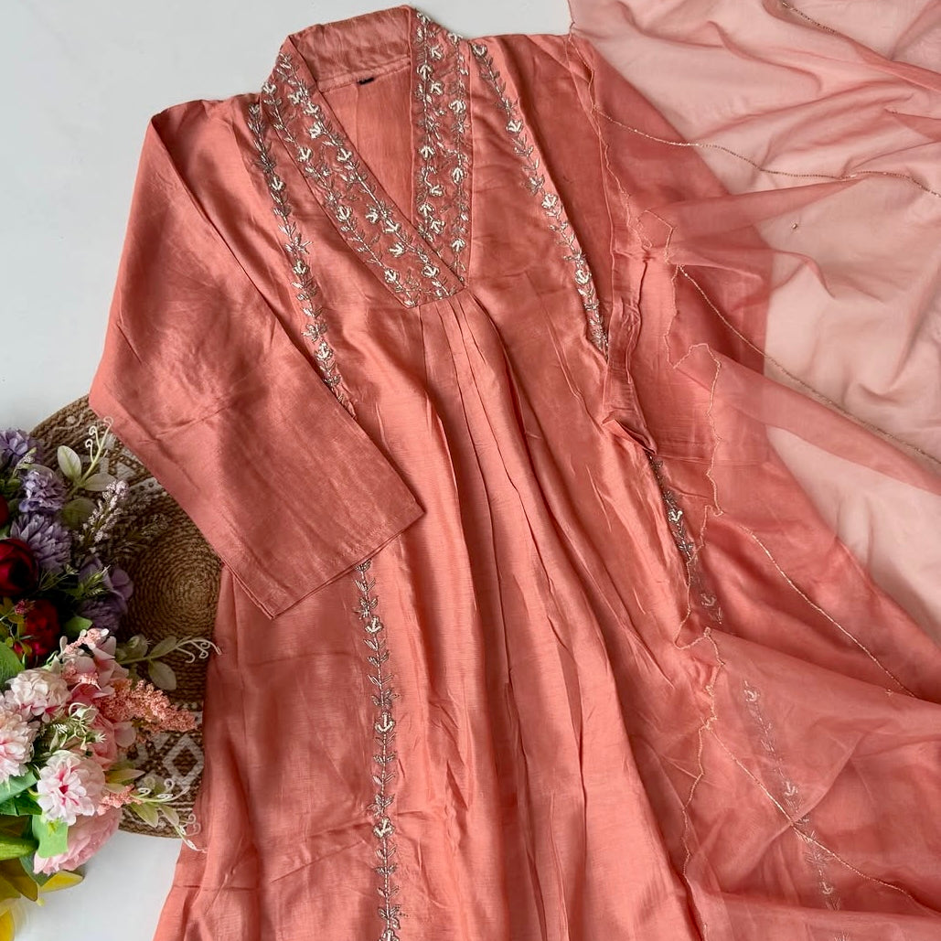 “Eira” Heavy handwork Dola silk A line kurti set 🛍️