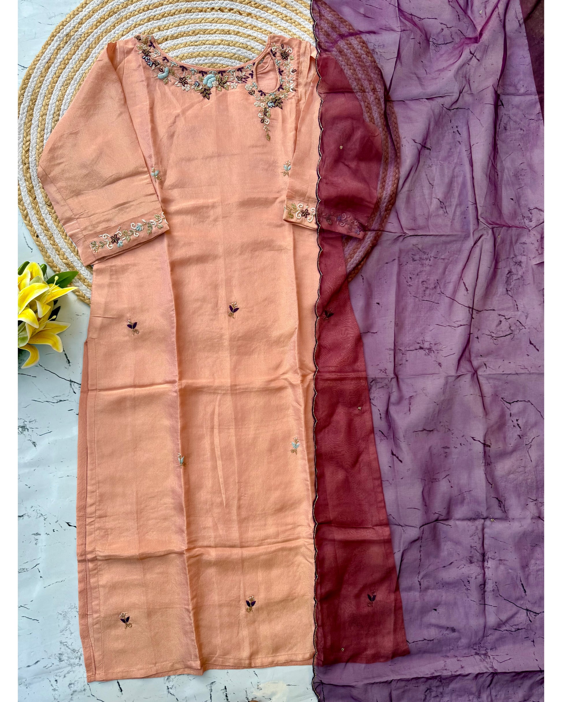 “NAKS” A very beautiful Tissue silk handwork set 🛍️