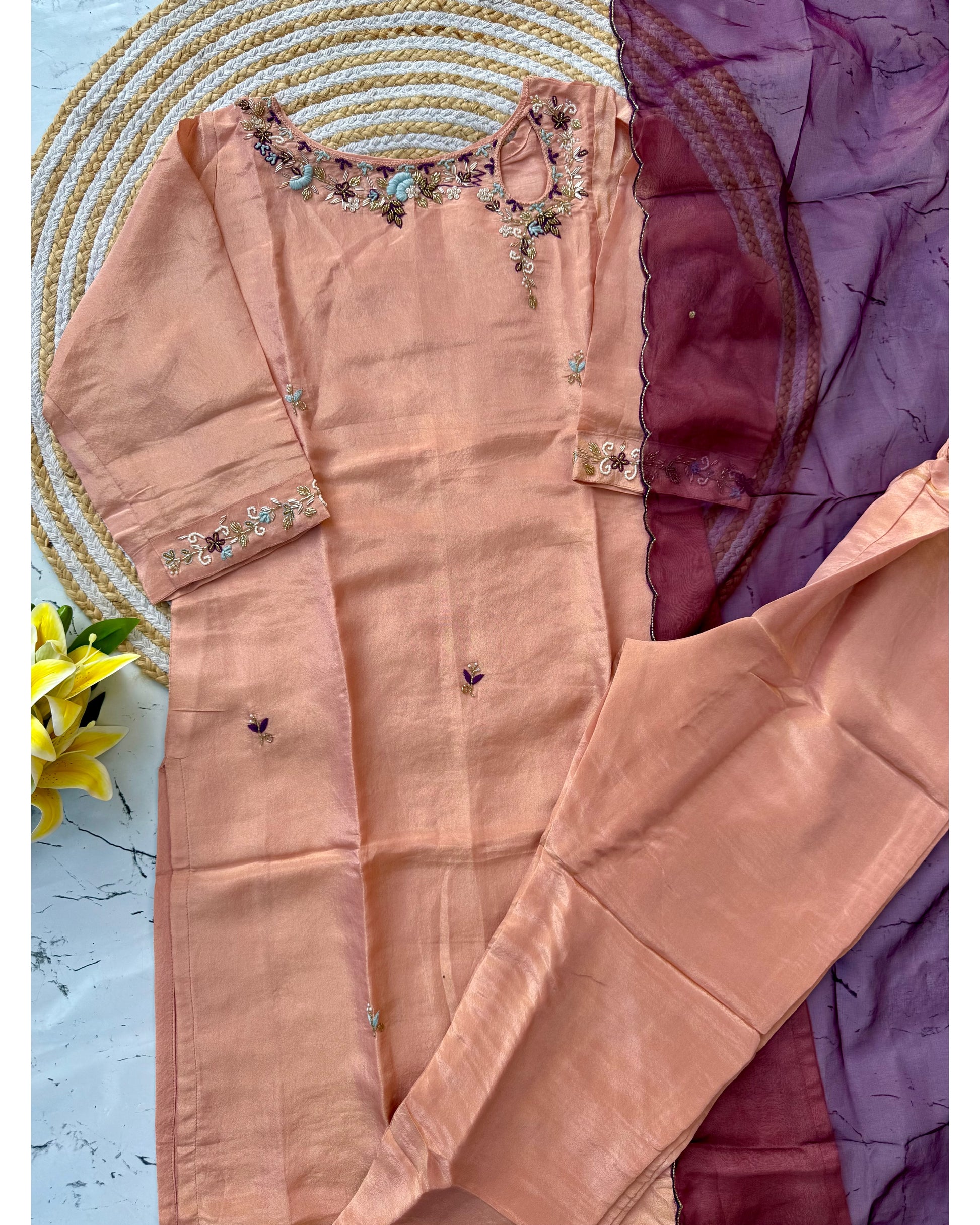 “NAKS” A very beautiful Tissue silk handwork set 🛍️