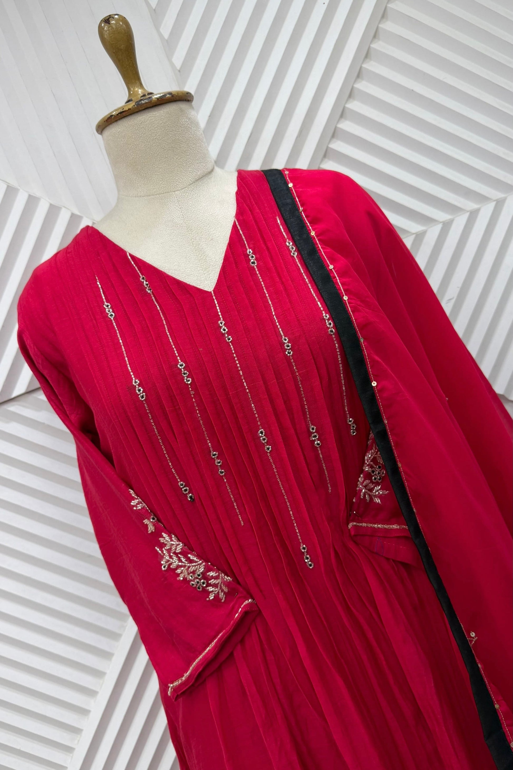 Zariya - Premium Mul Chanderi A Line Pleated Kurta Set ✨
