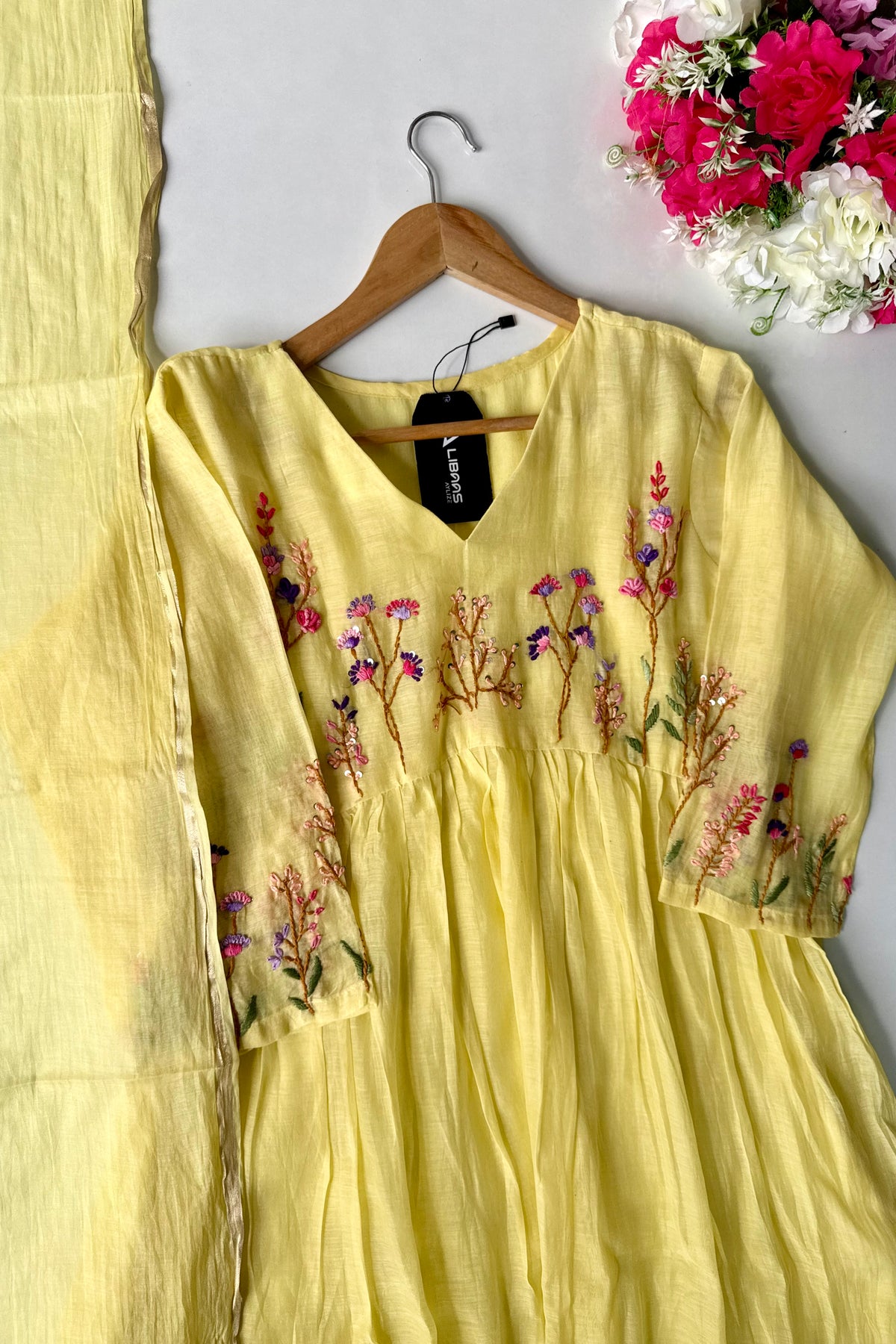 ✨“AYRA” Premium Mul Chanderi Thread Work Anarkali Kurta Set