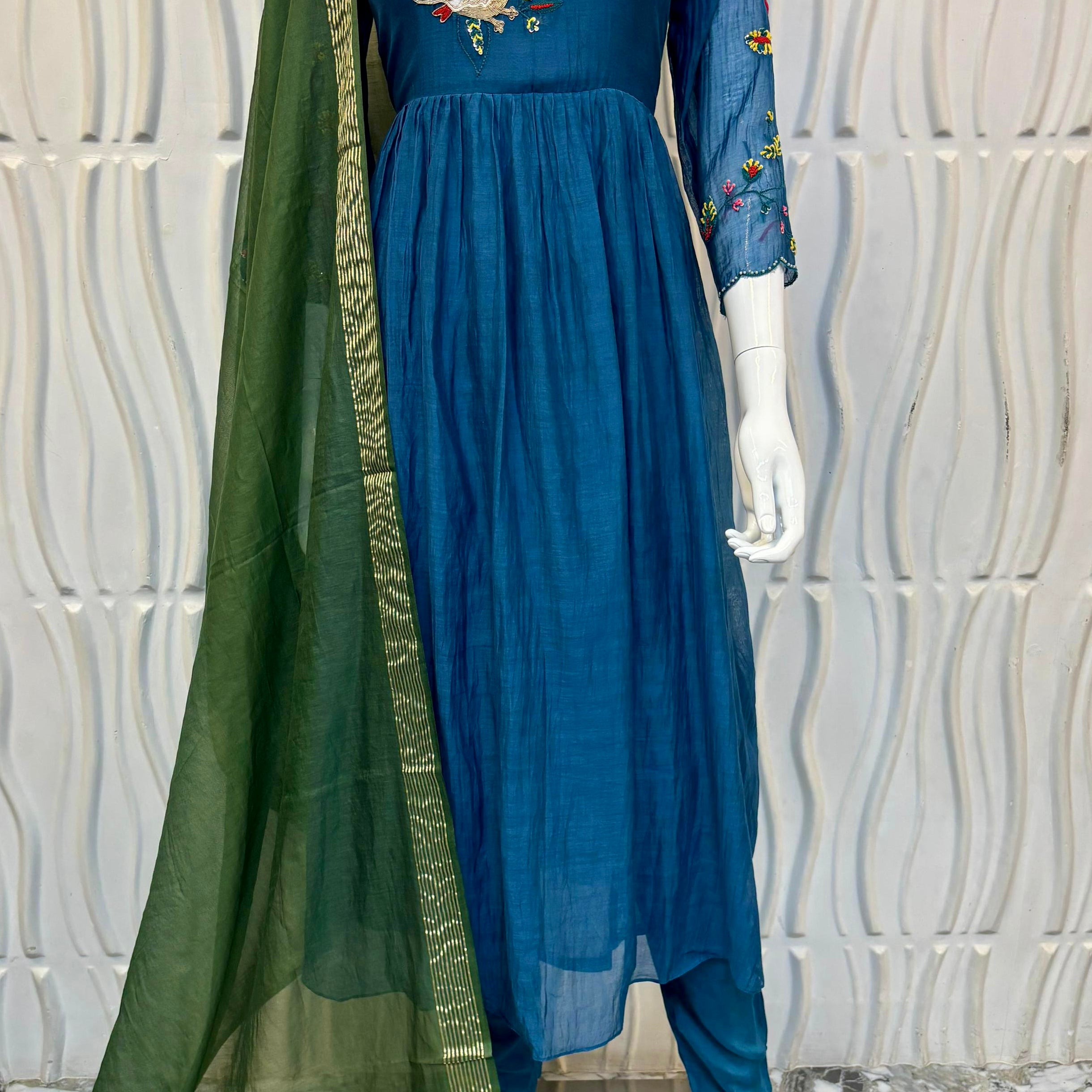 🛍️”Evie –  Premium Mul Chanderi Thred Work A Line Kurta Set