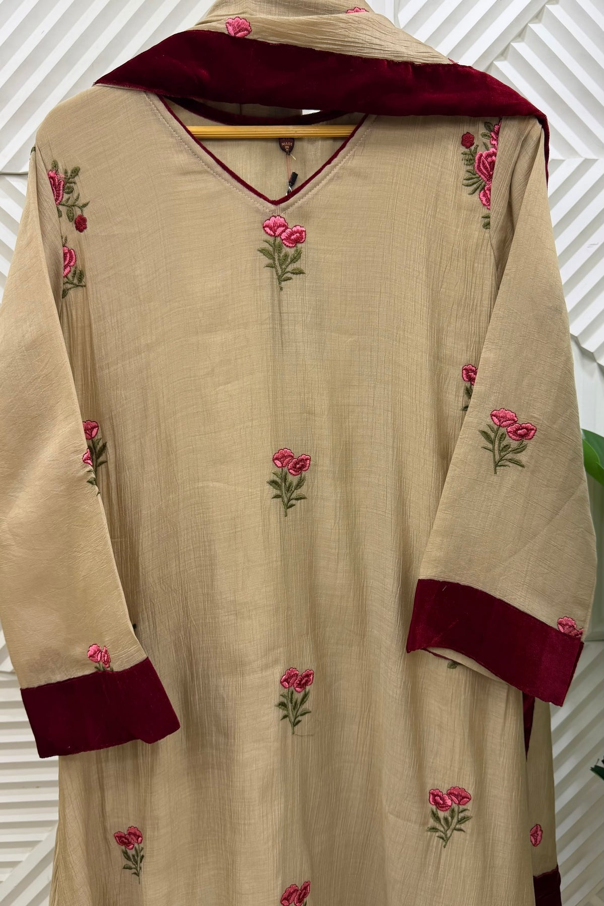 🛍️ Kashvi - Beautiful Crush Cotton Embroidered A Line Kurta Set