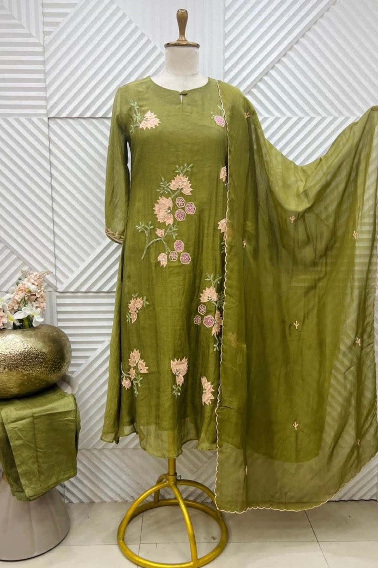 🛍️”Quinn – Premium Mul Chanderi Embroidered A Line Kurta Set