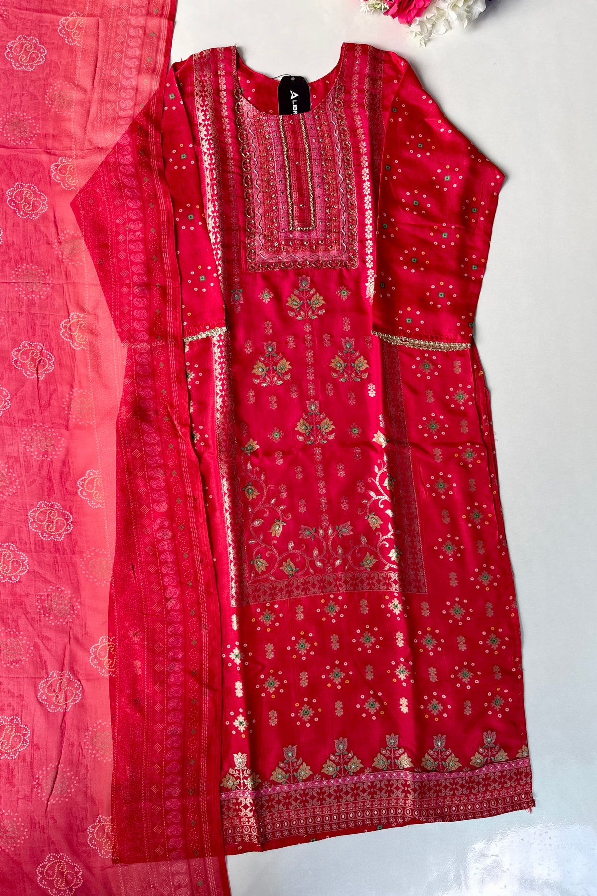 “Mustarab” Beautiful jacquard silk kurti pant with dupatta set 🛍️