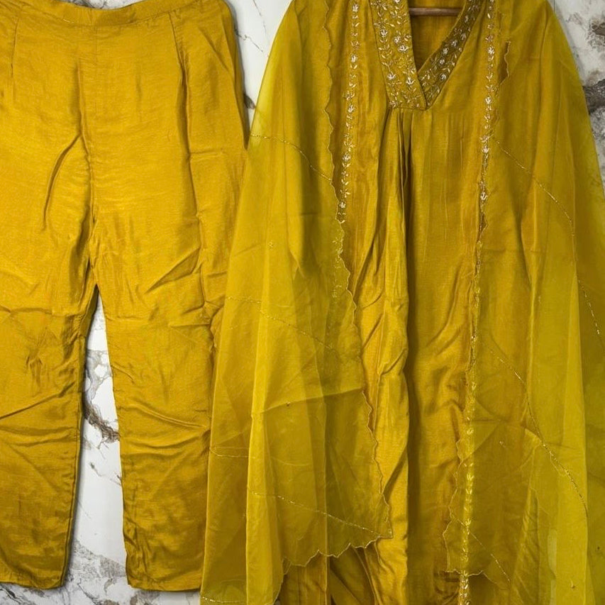 “Eira” Yellow Heavy handwork Dola silk A line kurti set 🛍️