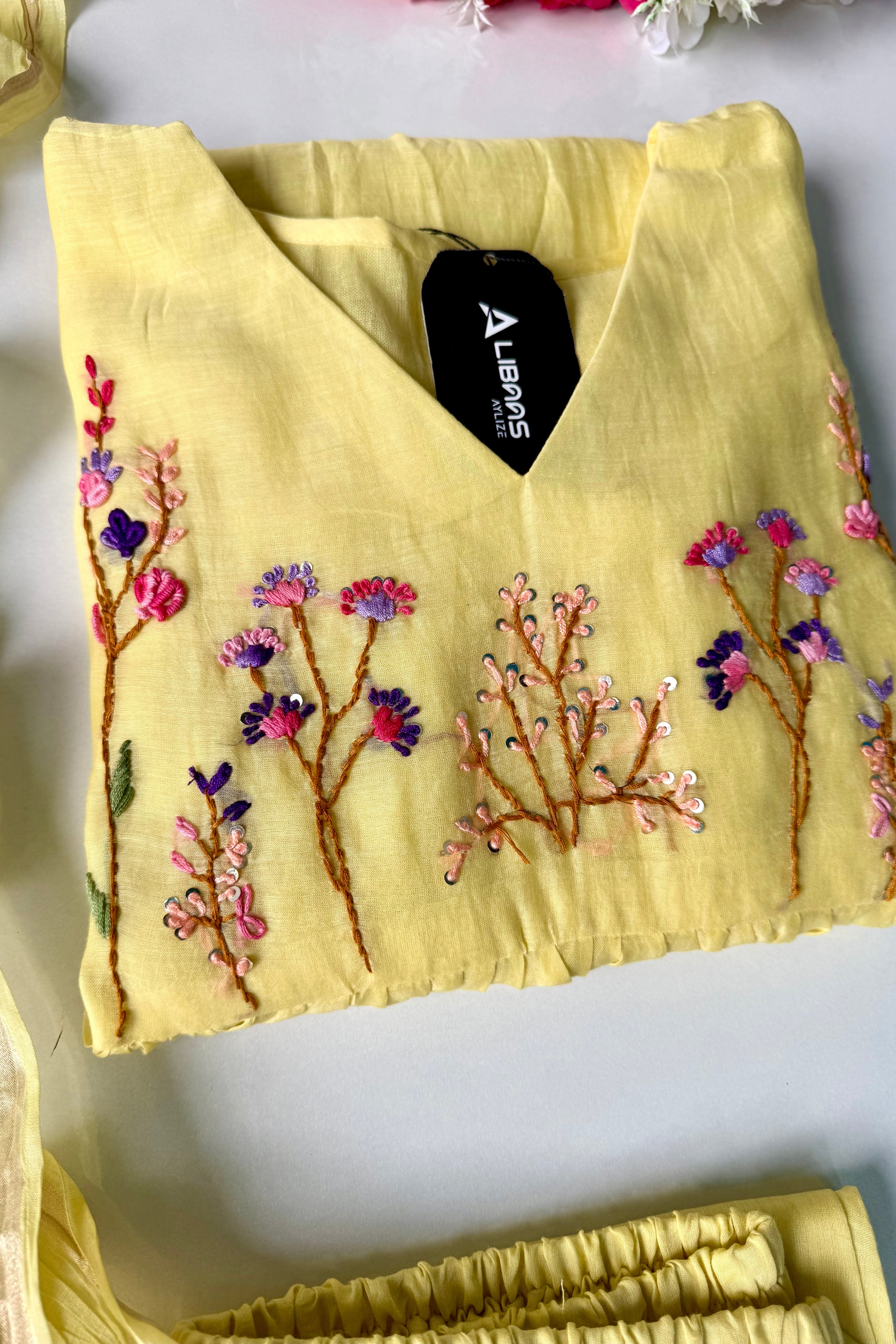 ✨“AYRA” Premium Mul Chanderi Thread Work Anarkali Kurta Set