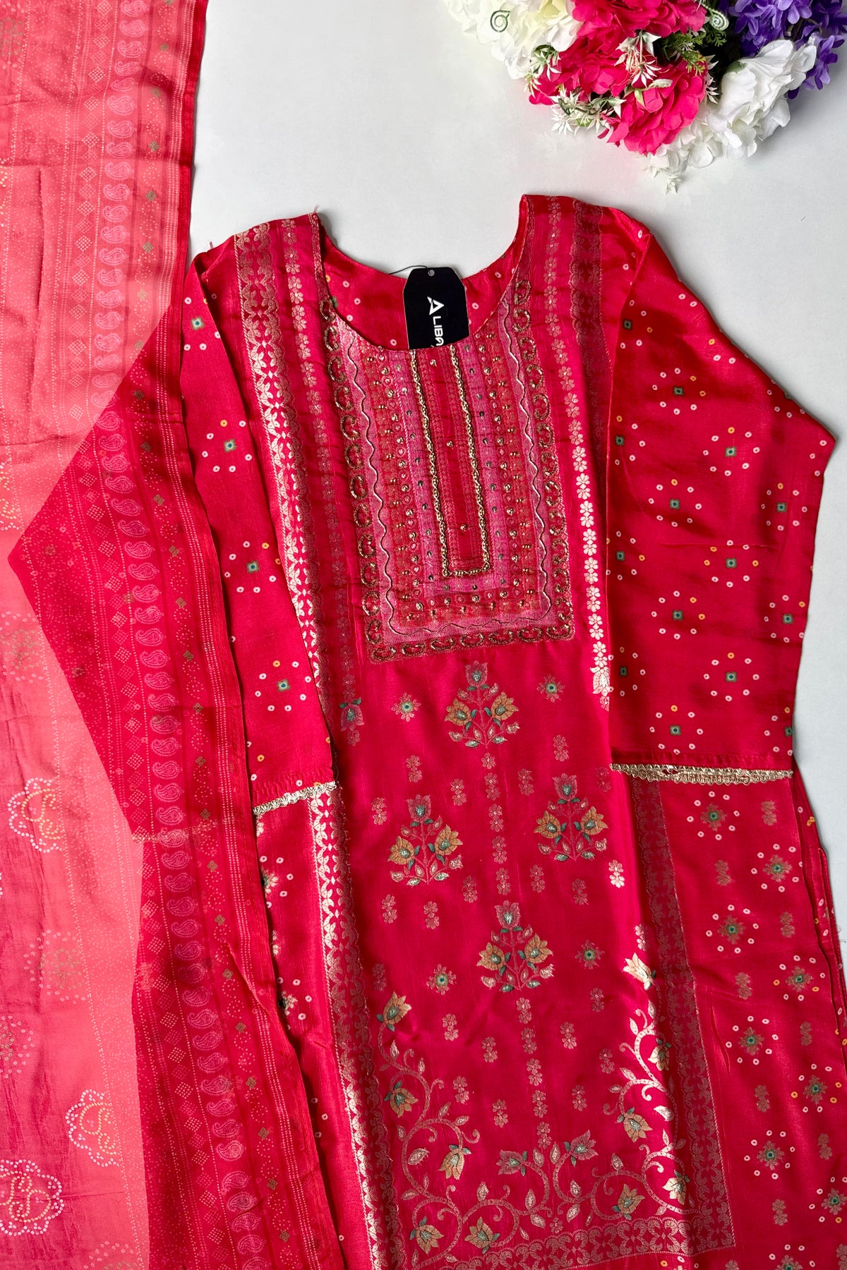 “Mustarab” Beautiful jacquard silk kurti pant with dupatta set 🛍️