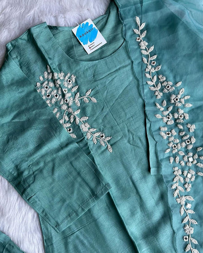 ‘’HEER” Sea Green Dola Silk Set