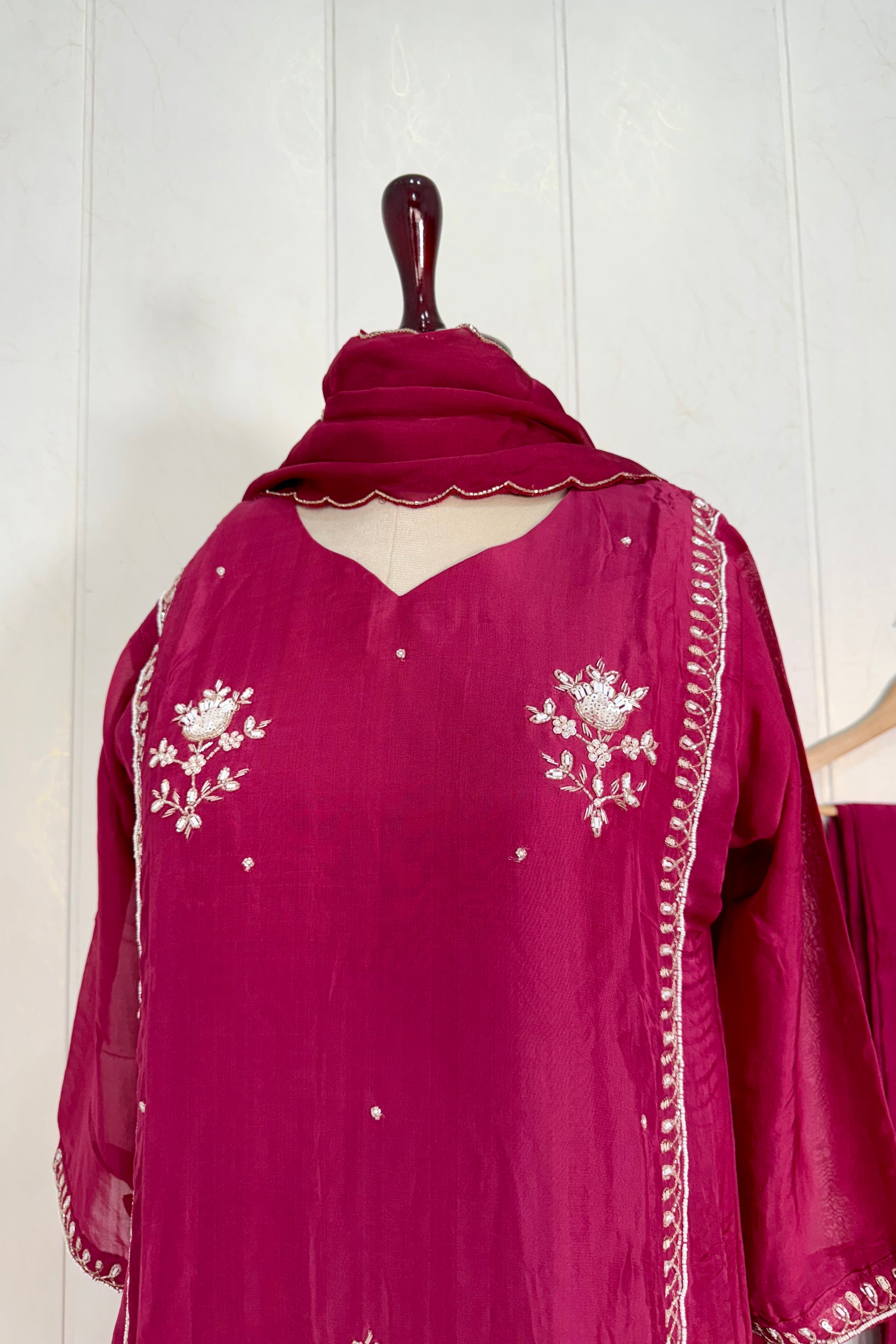 “”Ujjwal” Trending Organza Viscose Suit set 🛍️