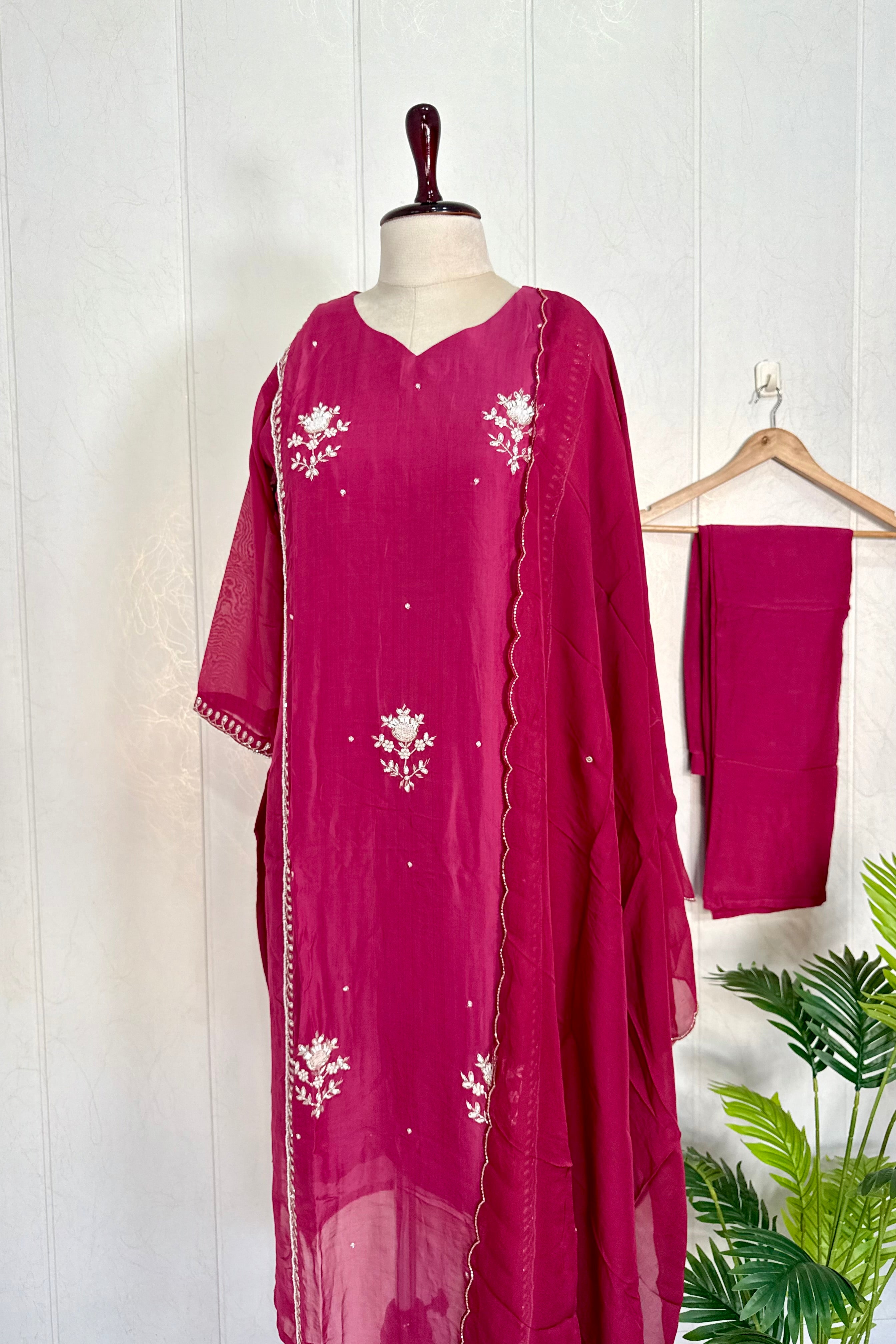 “”Ujjwal” Trending Organza Viscose Suit set 🛍️