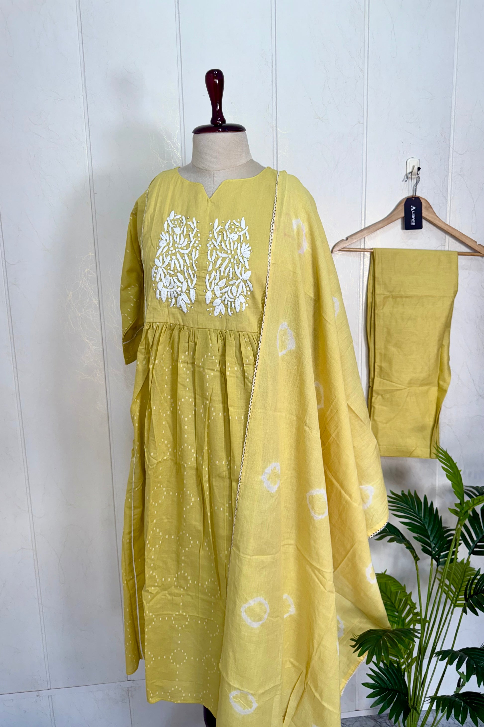 “Vamika” Mul cotton handcrafted Anarkali kurta set ❤️