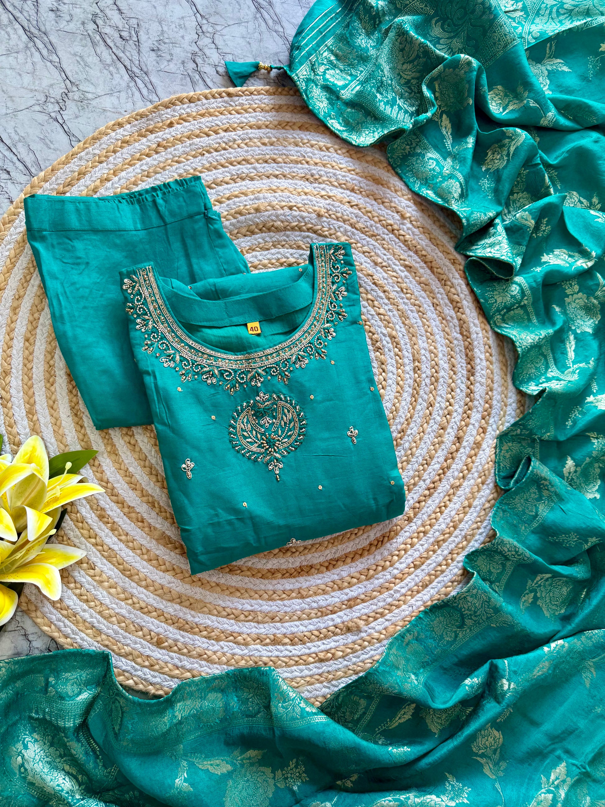 “Riddhi” Premium festive wear Rama green Dola silk kurti set 🛍️