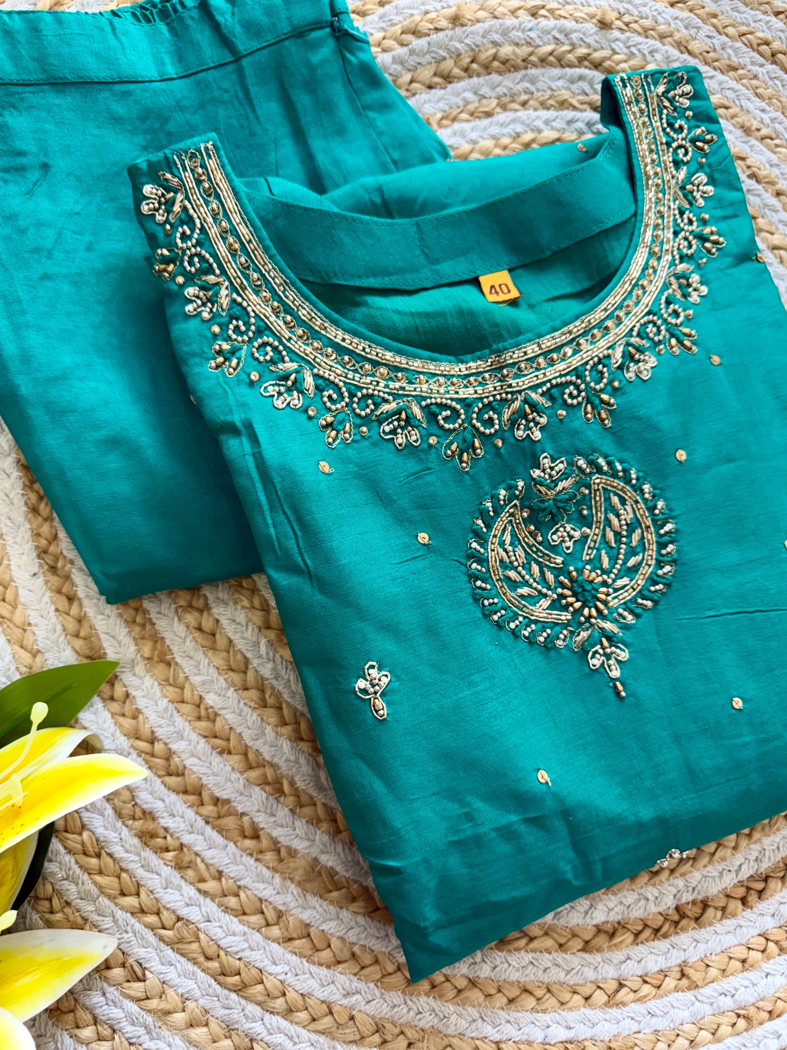 “Riddhi” Premium festive wear Rama green Dola silk kurti set 🛍️