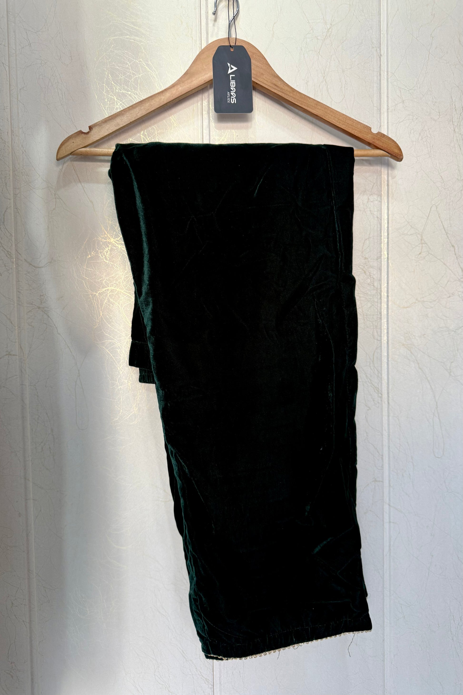 “Zara” Premium heavy velvet handwork suit with shawl set