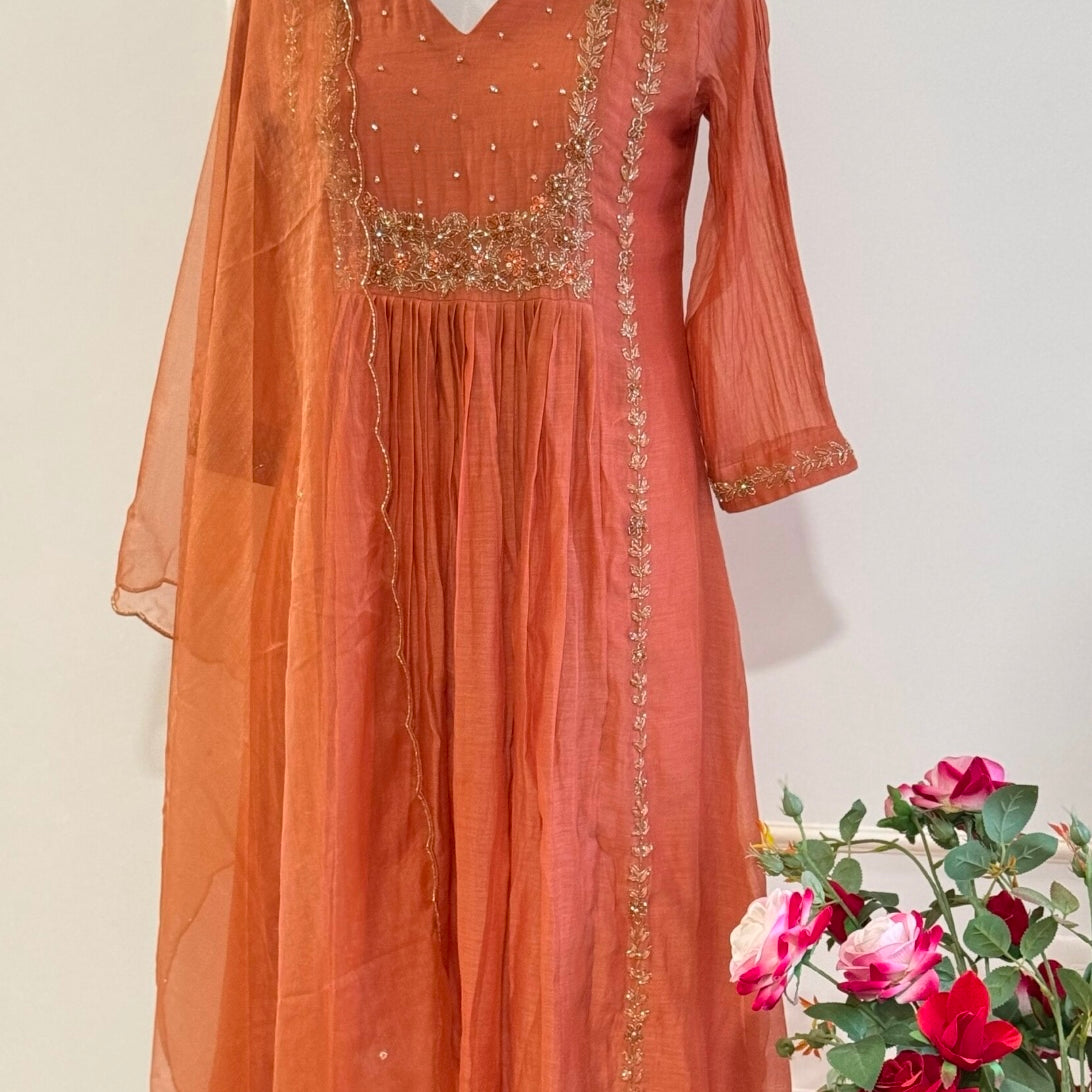 “Ayza” Premium Peach Mul Chanderi A Line Suit set 🛍️