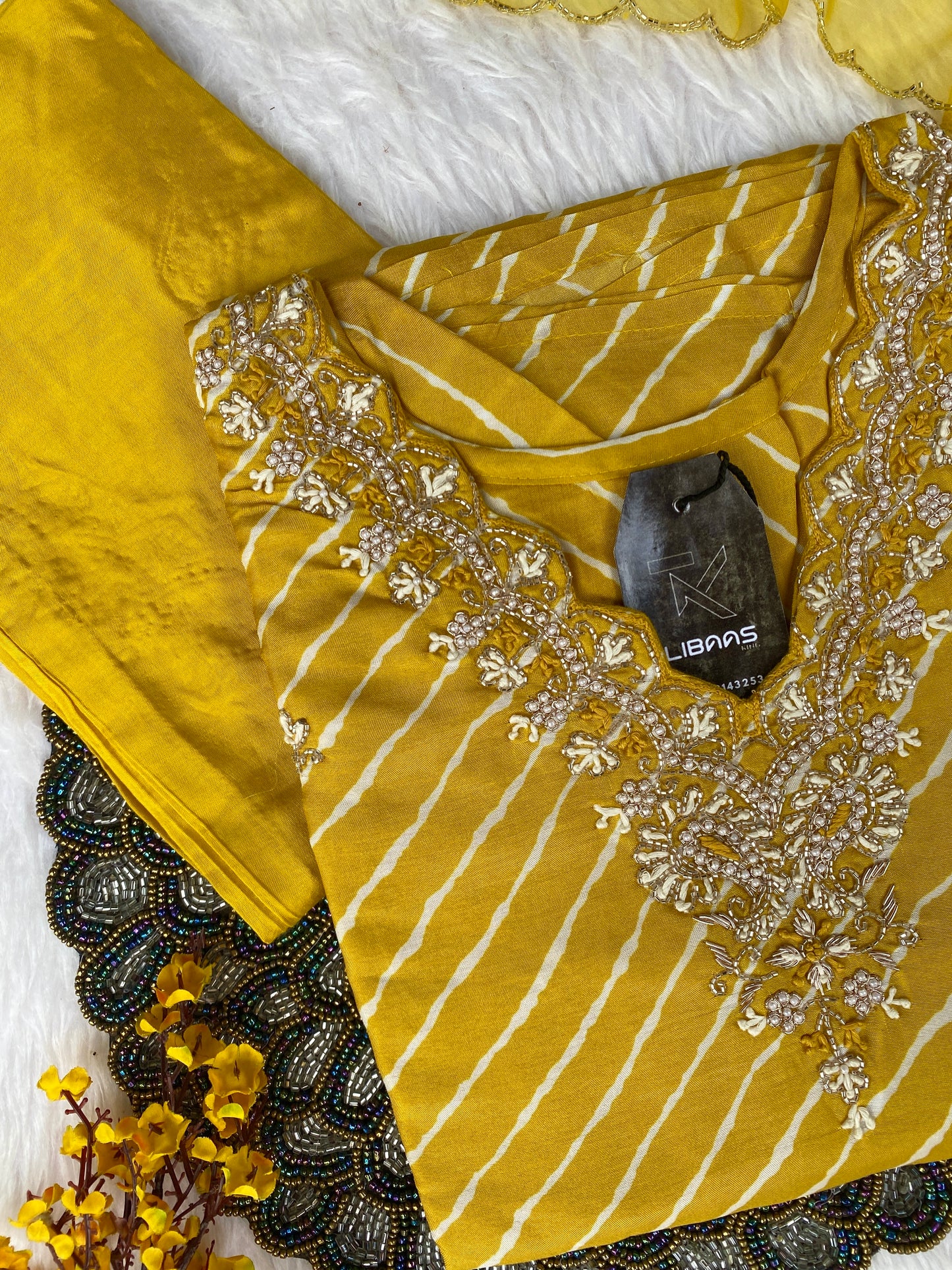 “Mahtab” Beautiful yellow dola silk set 🛍️