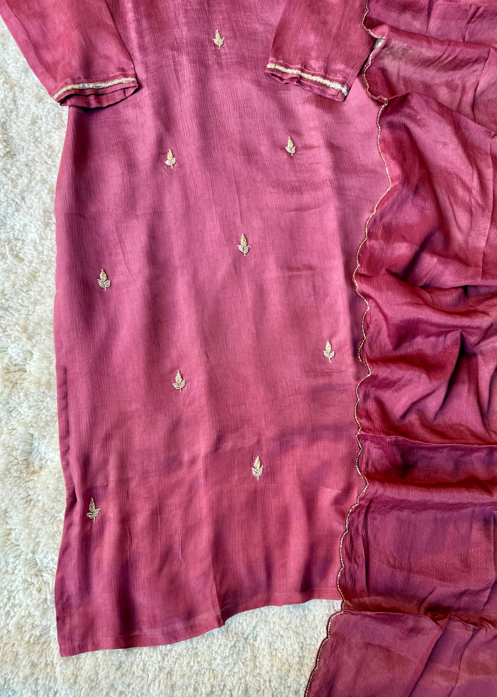 ✨ “Aaliya – Premium Mauve Plum Chinnon handwork straight kurta set