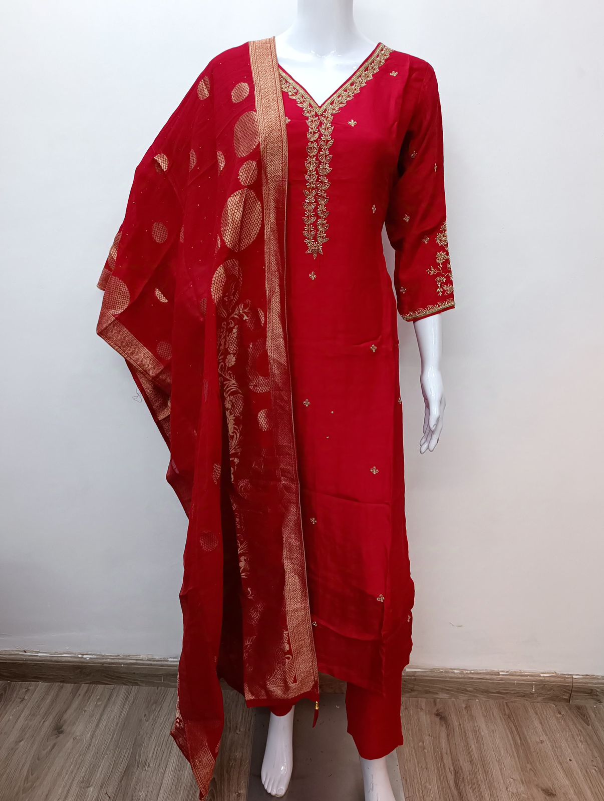 “ QAREENA” Latest handwork dola silk kurti bottom with banarsi dupatta set