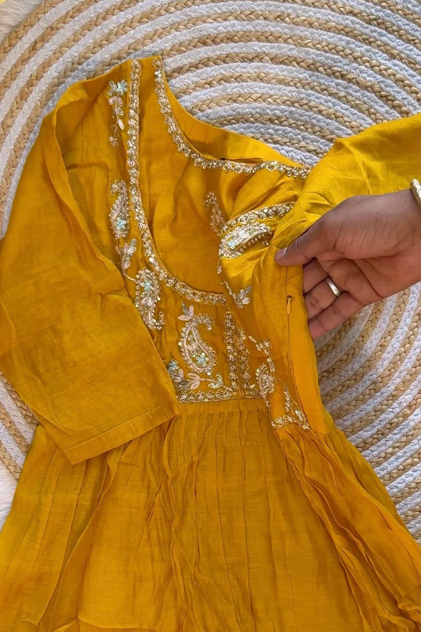 “MAITHALI” Beautiful side cut Mul Chanderi dress
