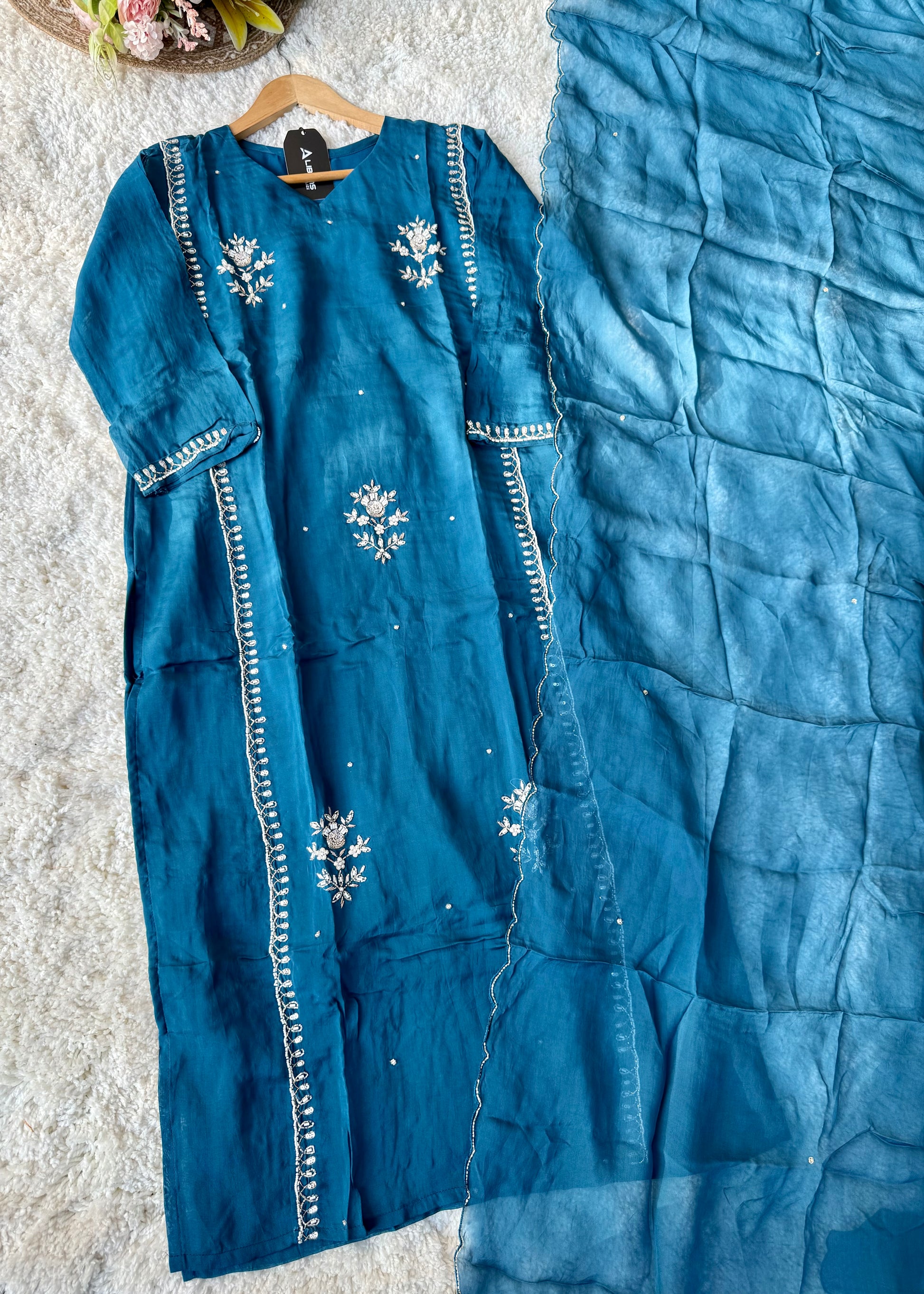 “Ujjwal” Trending Organza Viscose Suit set 🛍️