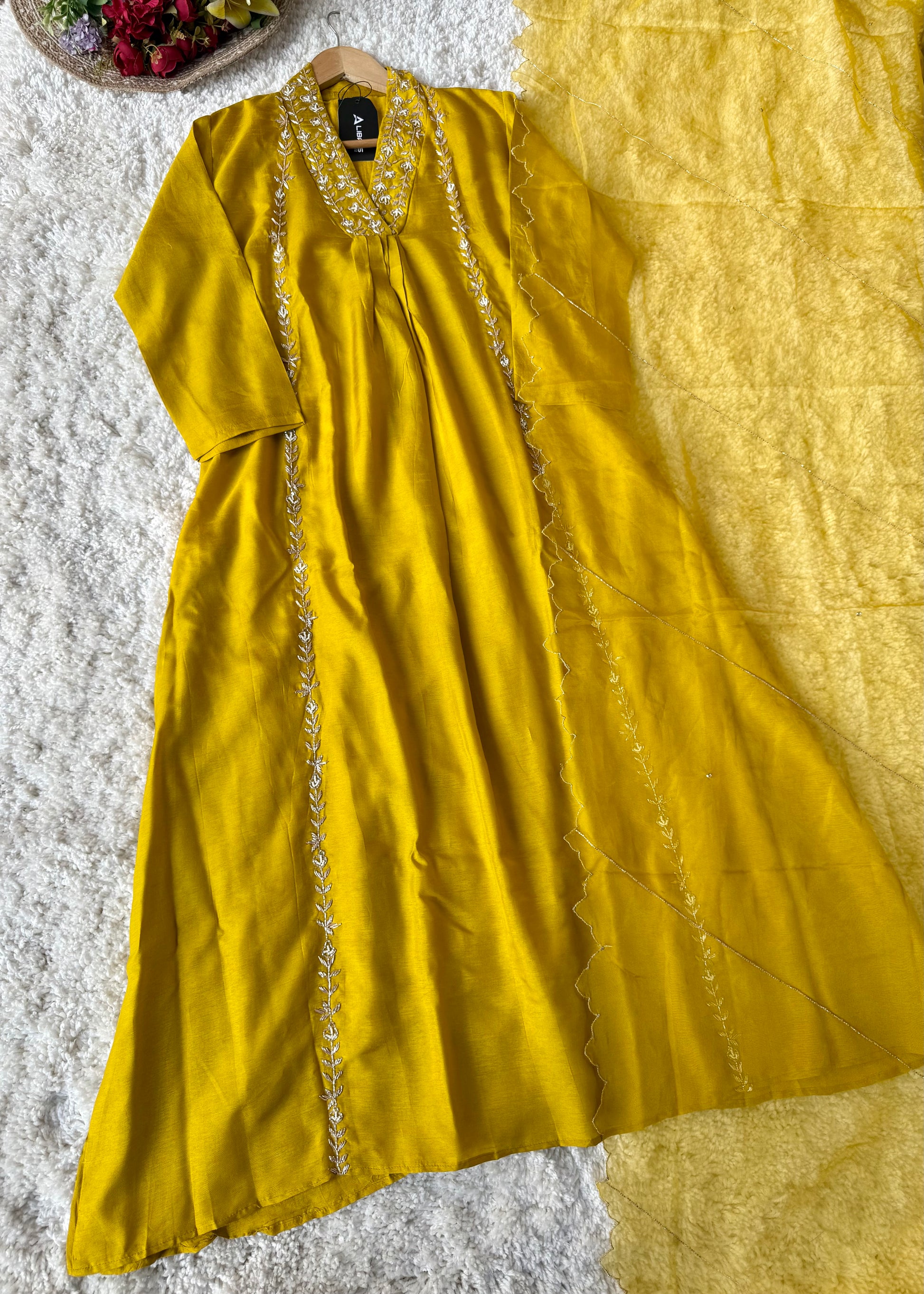 “Eira” Heavy handwork Dola silk A line kurti set 🛍️