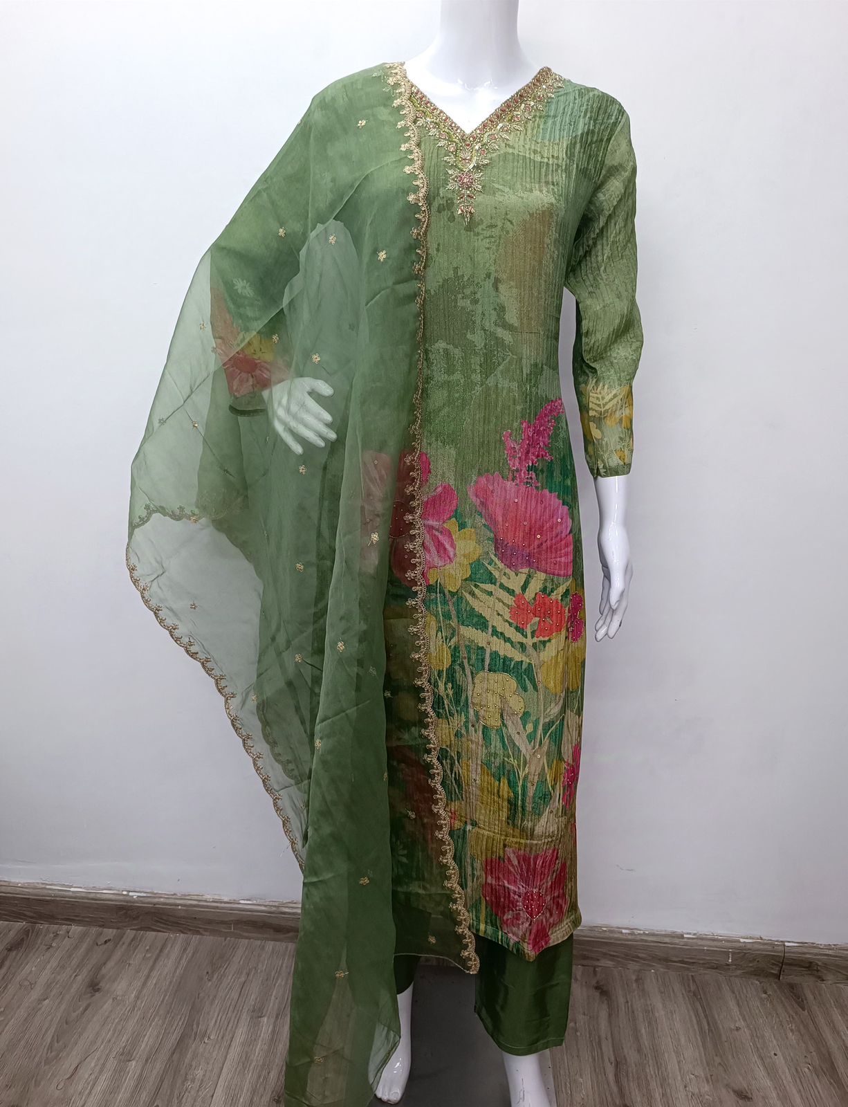 “Darkaar" Premium printed Tissue silk  handcrafted kurti bottom with dupatta set 🛍️