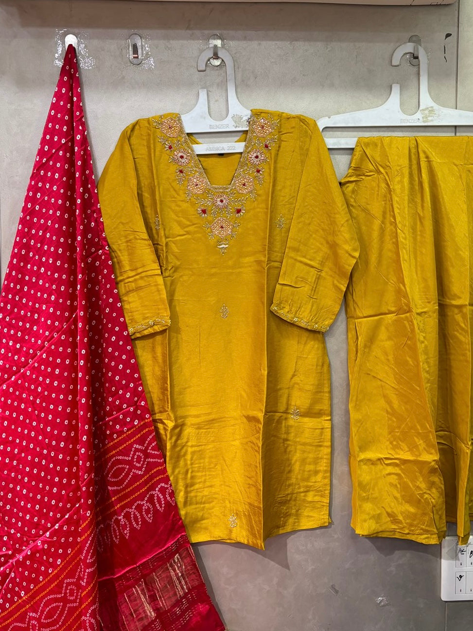 “Larzish” Handcuffed dola silk kurta bottom with dupatta set