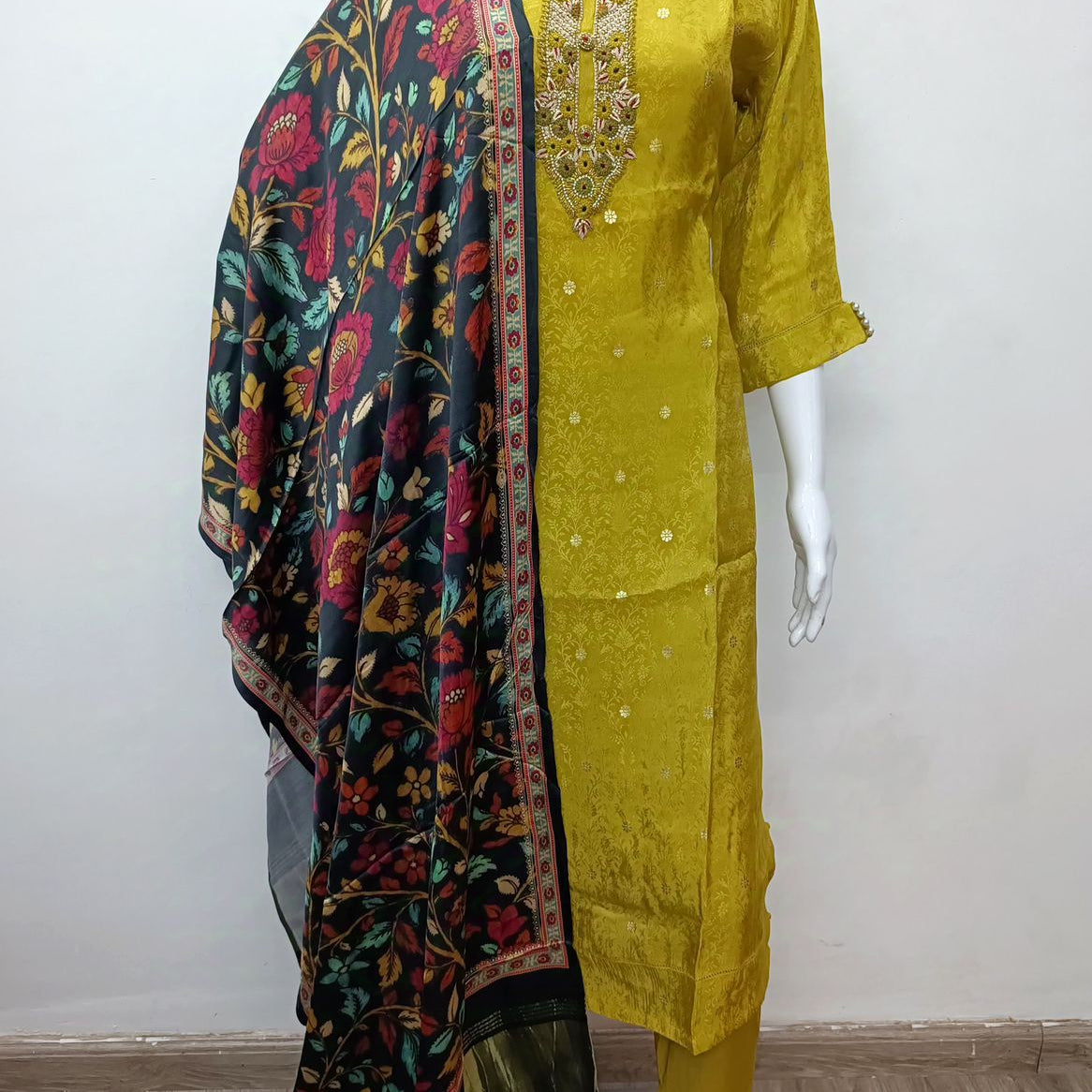 “ Maqaam” Jacquard silk kurta bottom with dupatta set