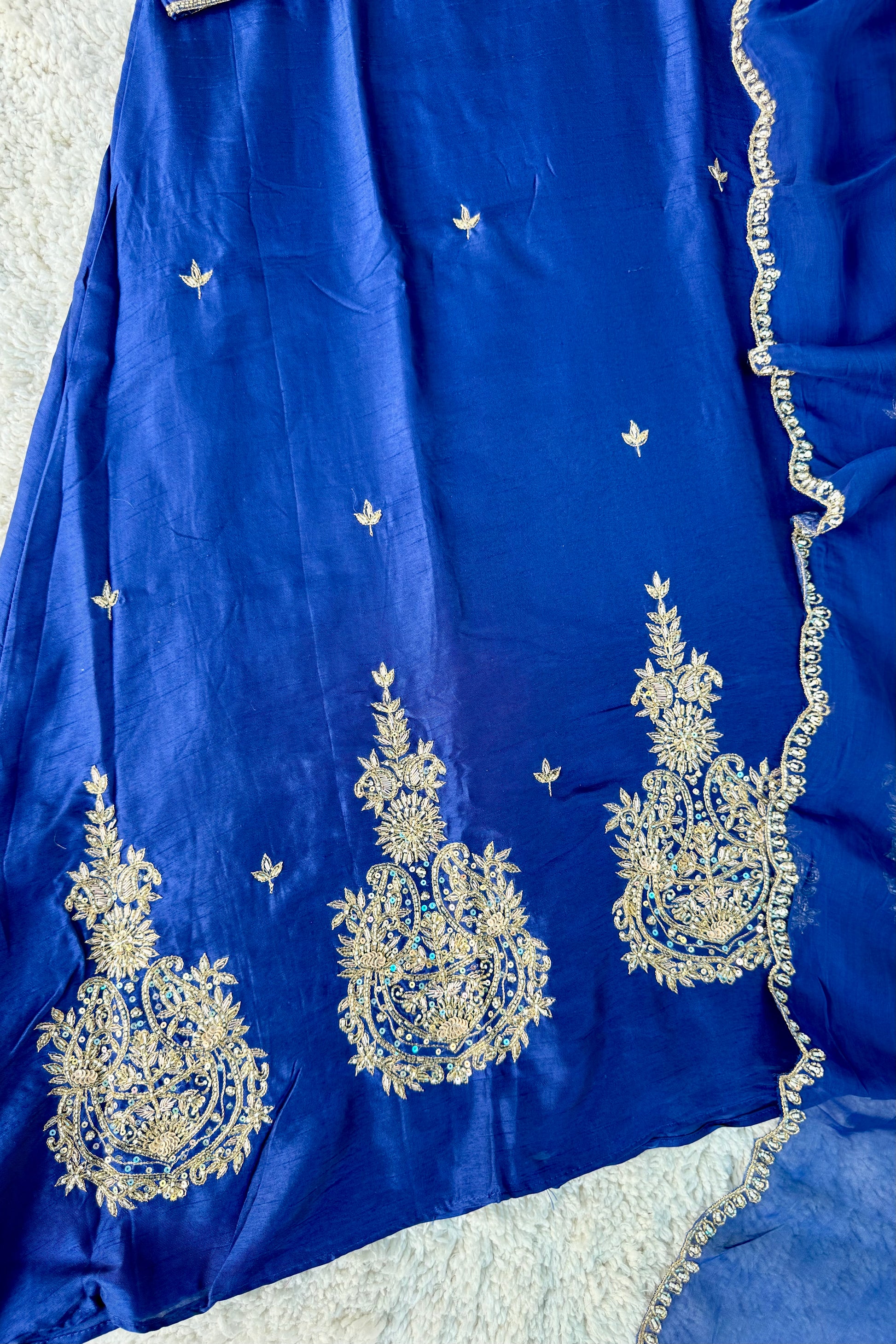 ✨”Aarti– Premium Dola Silk Heavy Anarkali Kurta Set