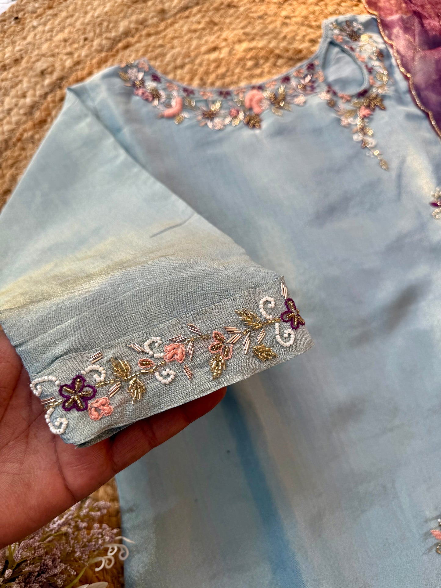 “NAKS” A very beautiful Tissue silk handwork set 🛍️