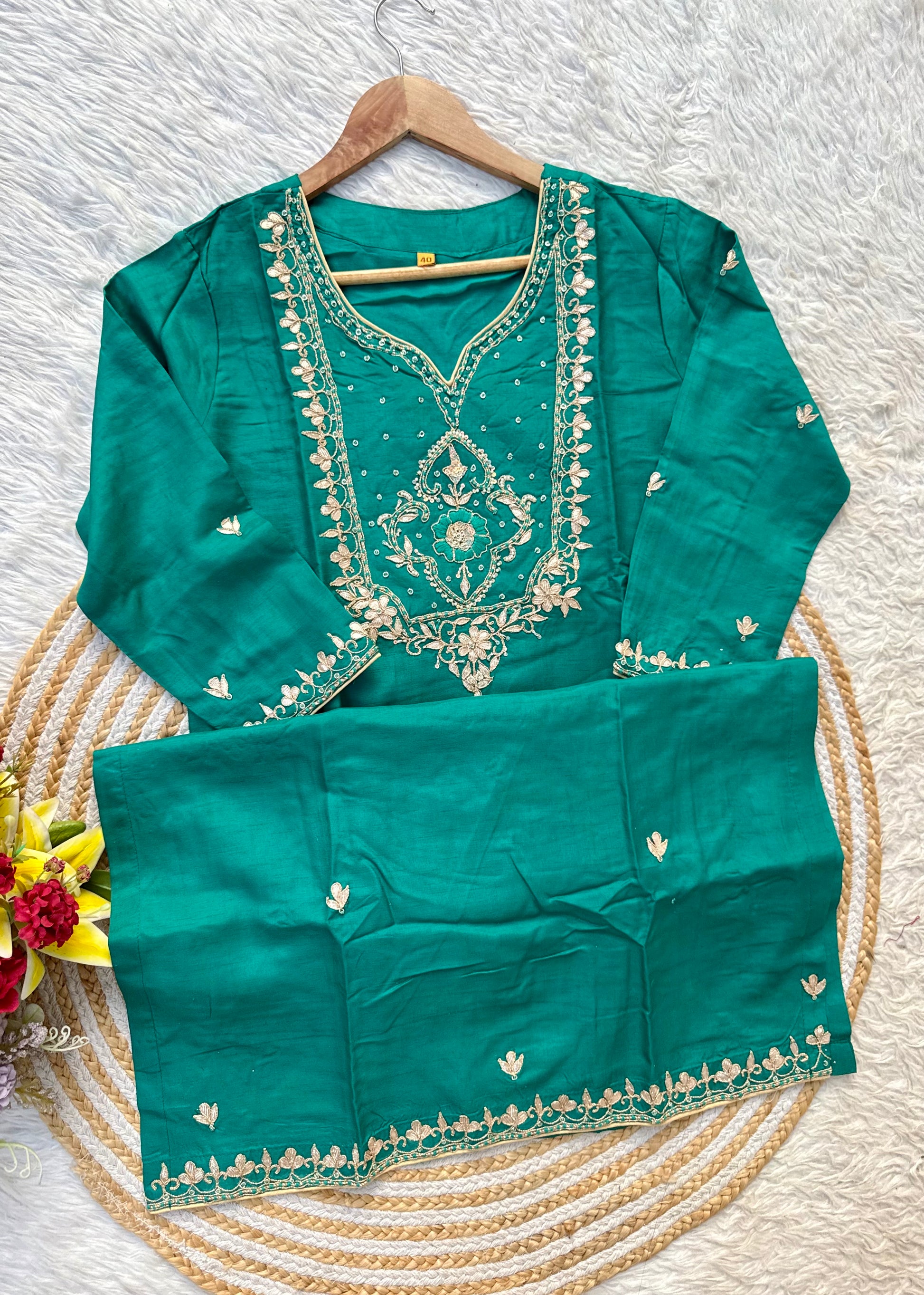 “RIWAYAT” Premium festive wear Dola silk set 🛍️