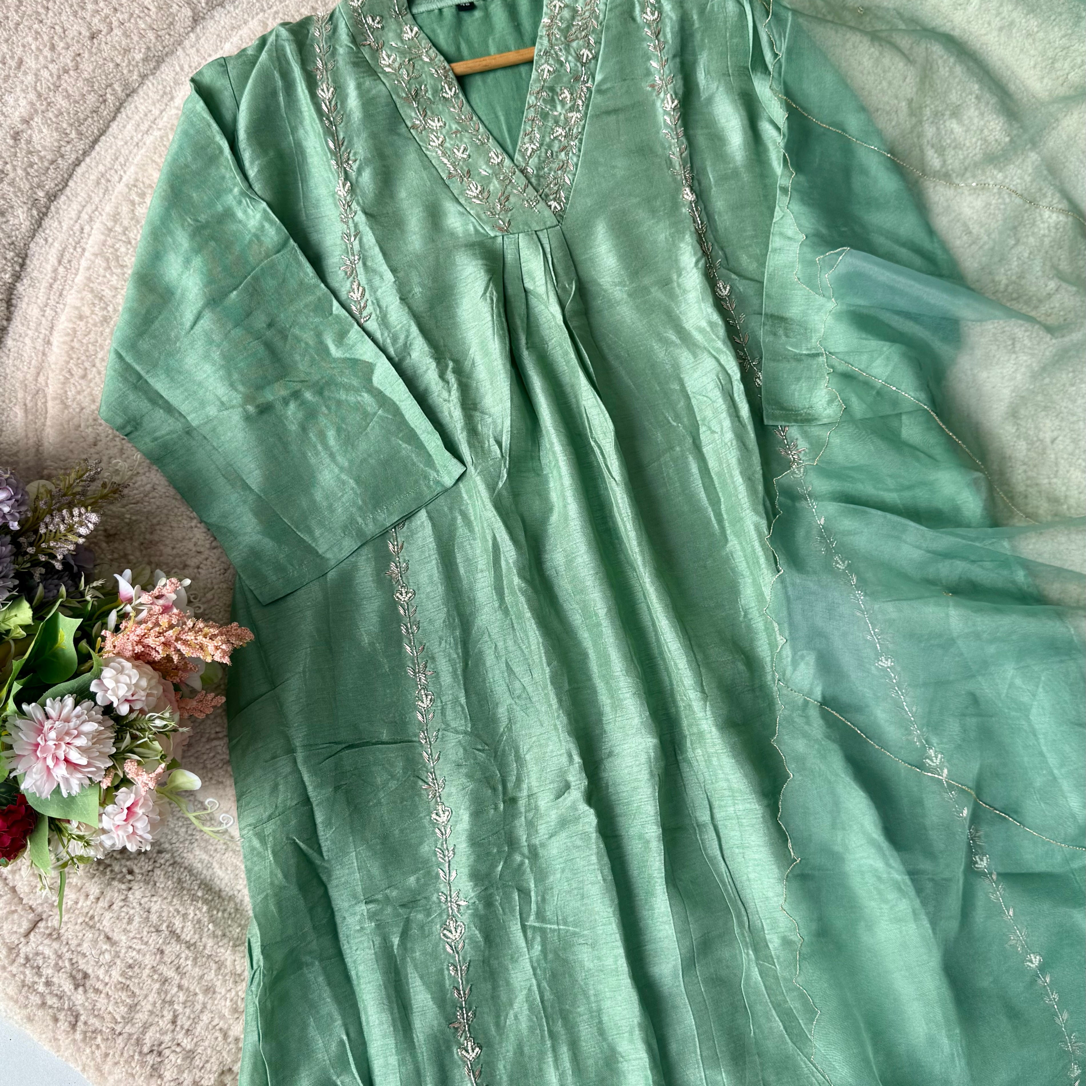 “Eira” Heavy handwork Dola silk A line kurti set 🛍️