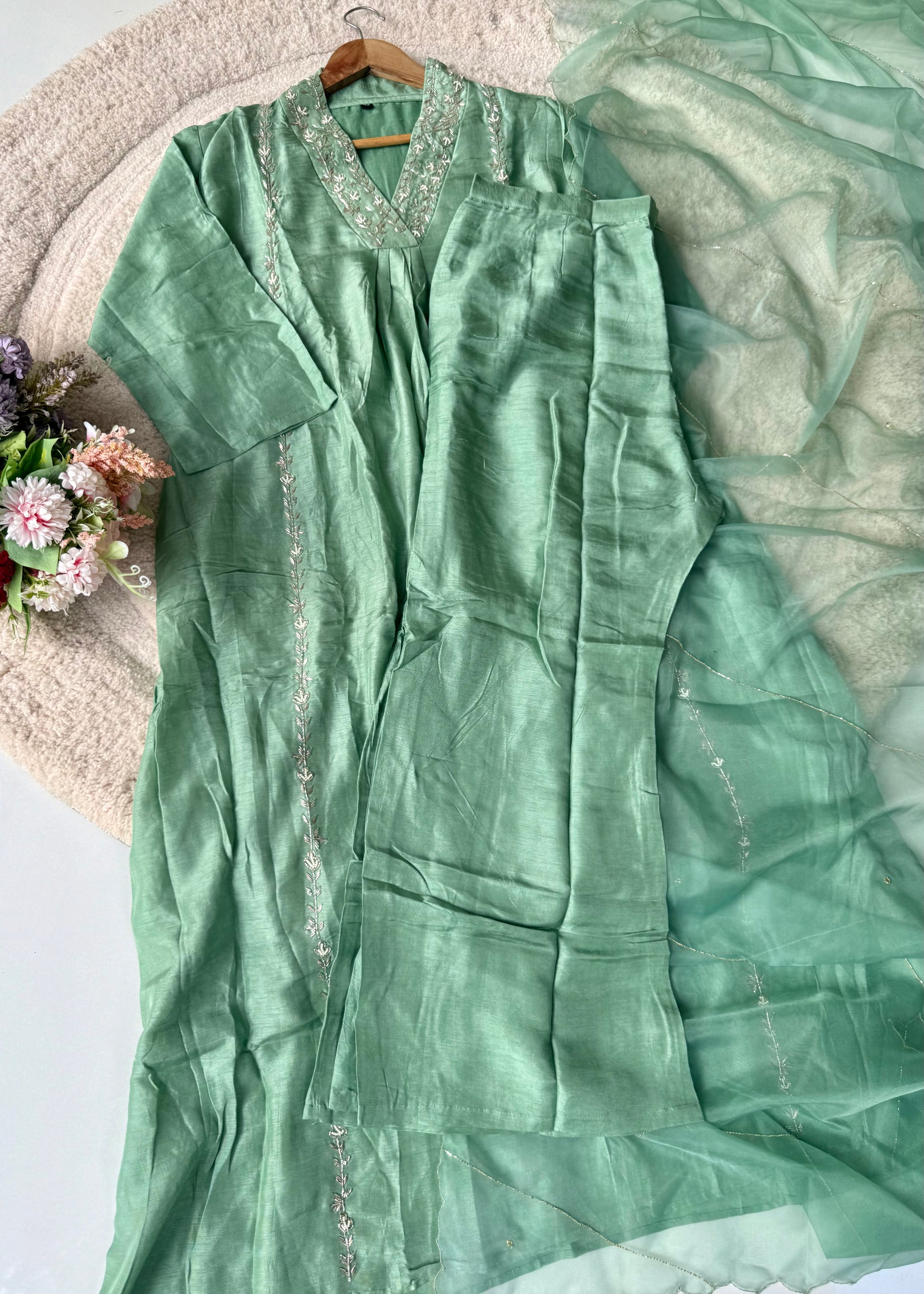 “Eira” Heavy handwork Dola silk A line kurti set 🛍️