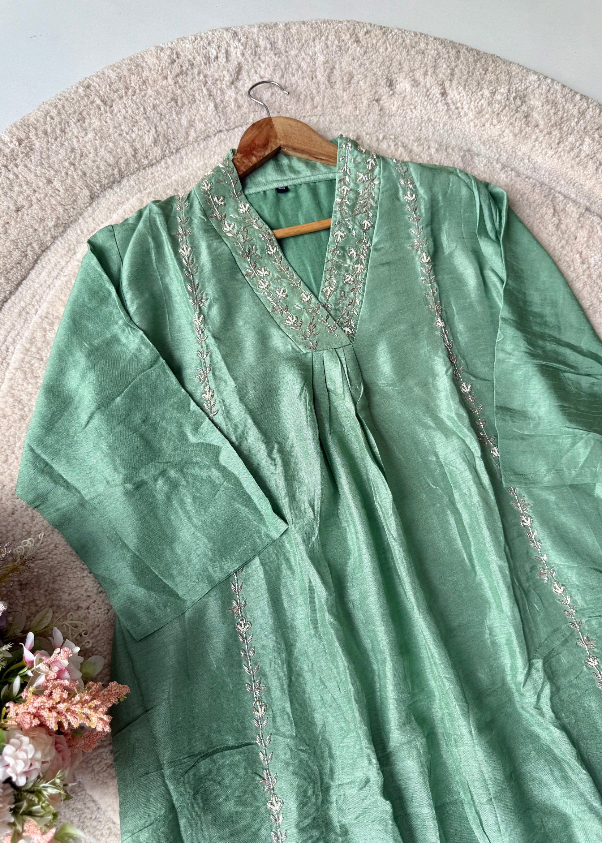 “Eira” Heavy handwork Dola silk A line kurti set 🛍️