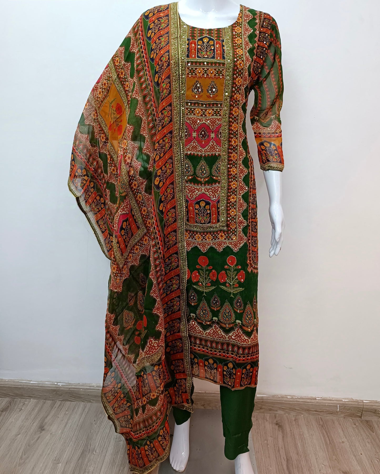 "Reshu" Premium pakistani kurti bottom with dupatta set