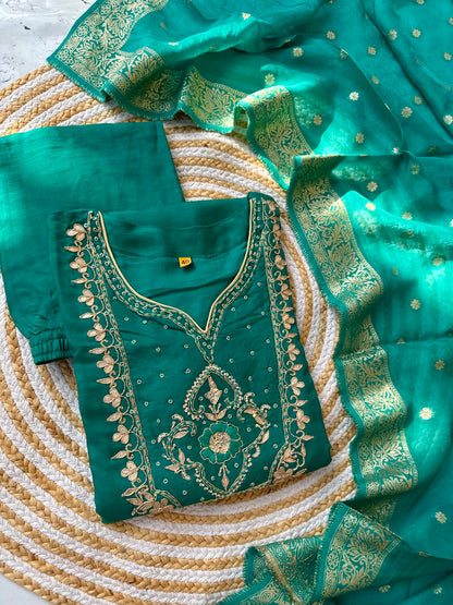 “RIWAYAT” Premium festive wear Rama green Dola silk set 🛍️