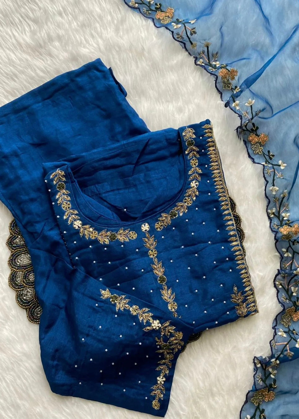 “ALKA” A very beautiful piece with zardozi & zari handwork set