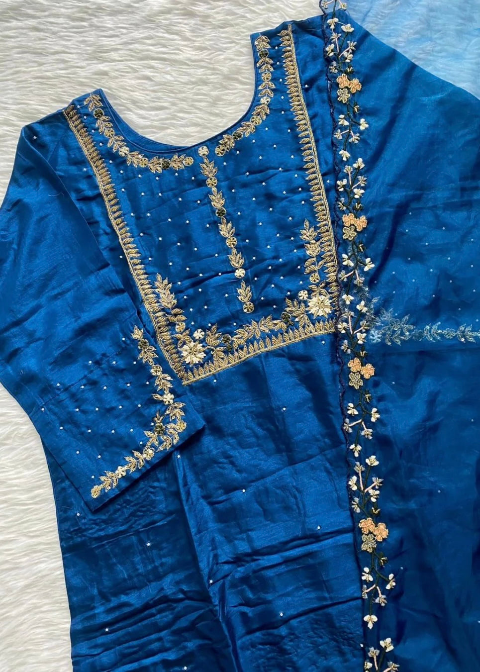 “ALKA” A very beautiful piece with zardozi & zari handwork set