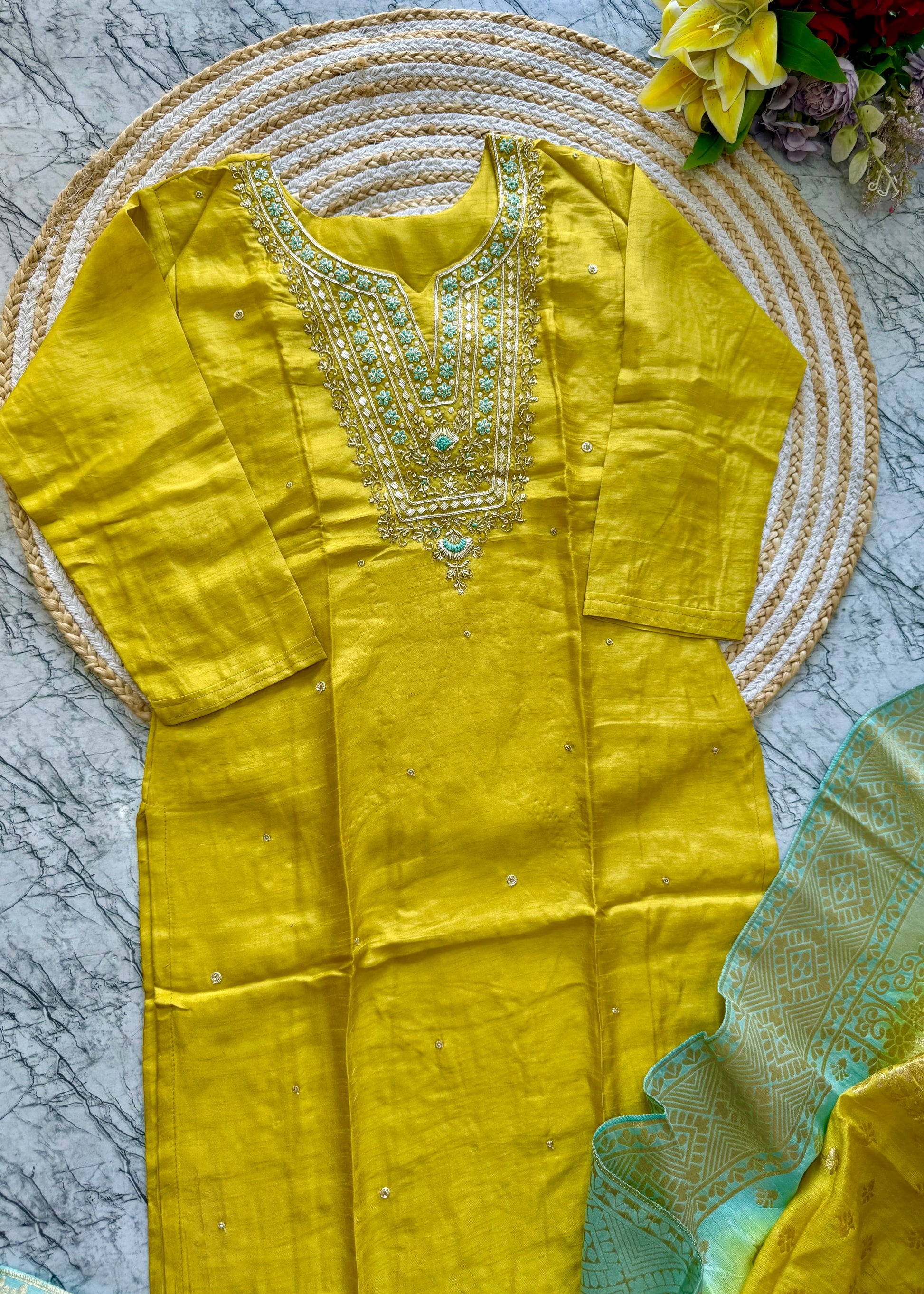 “Hareef” Premium festive wear Dola silk suit set 🛍️