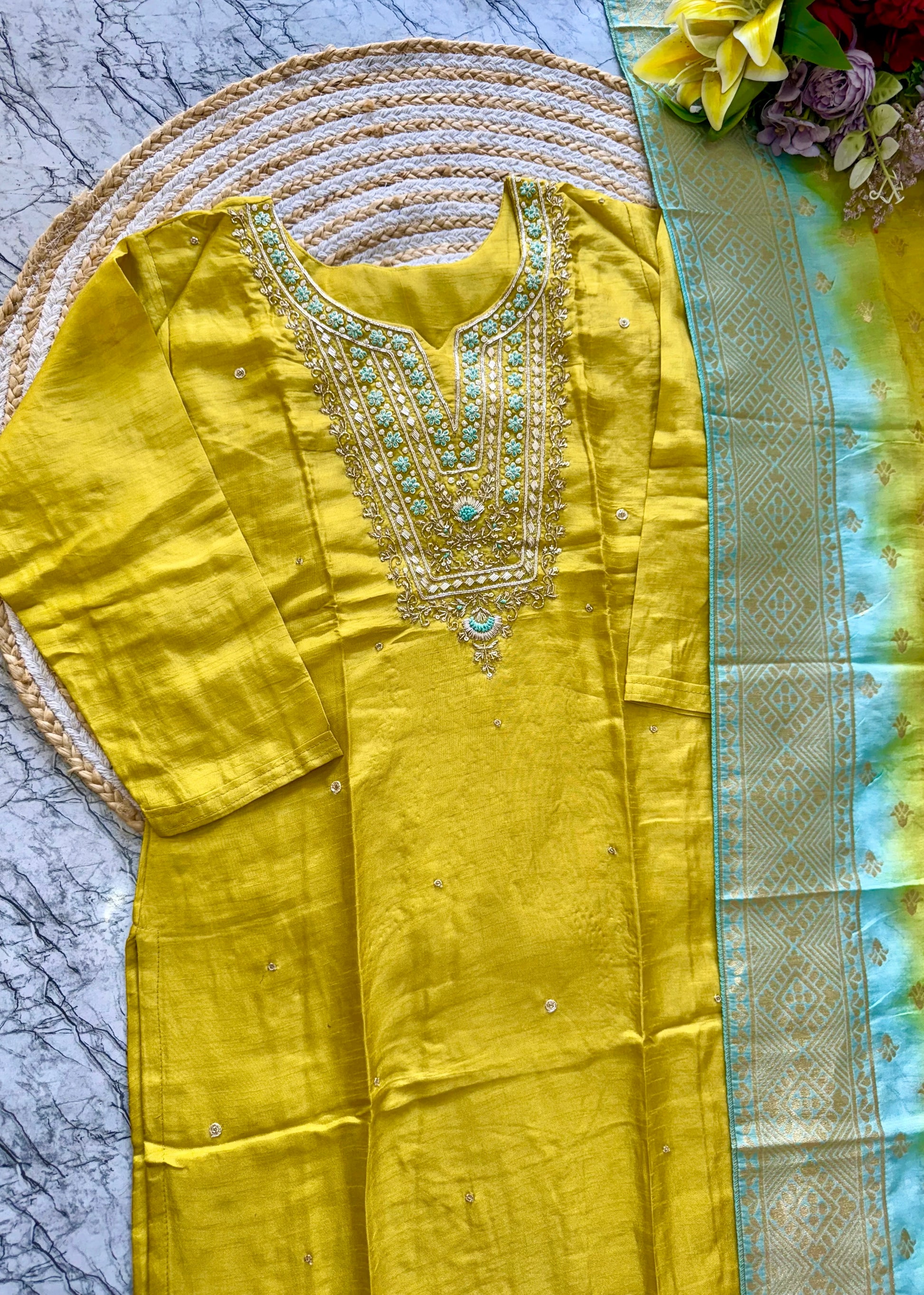“Hareef” Premium festive wear Dola silk suit set 🛍️