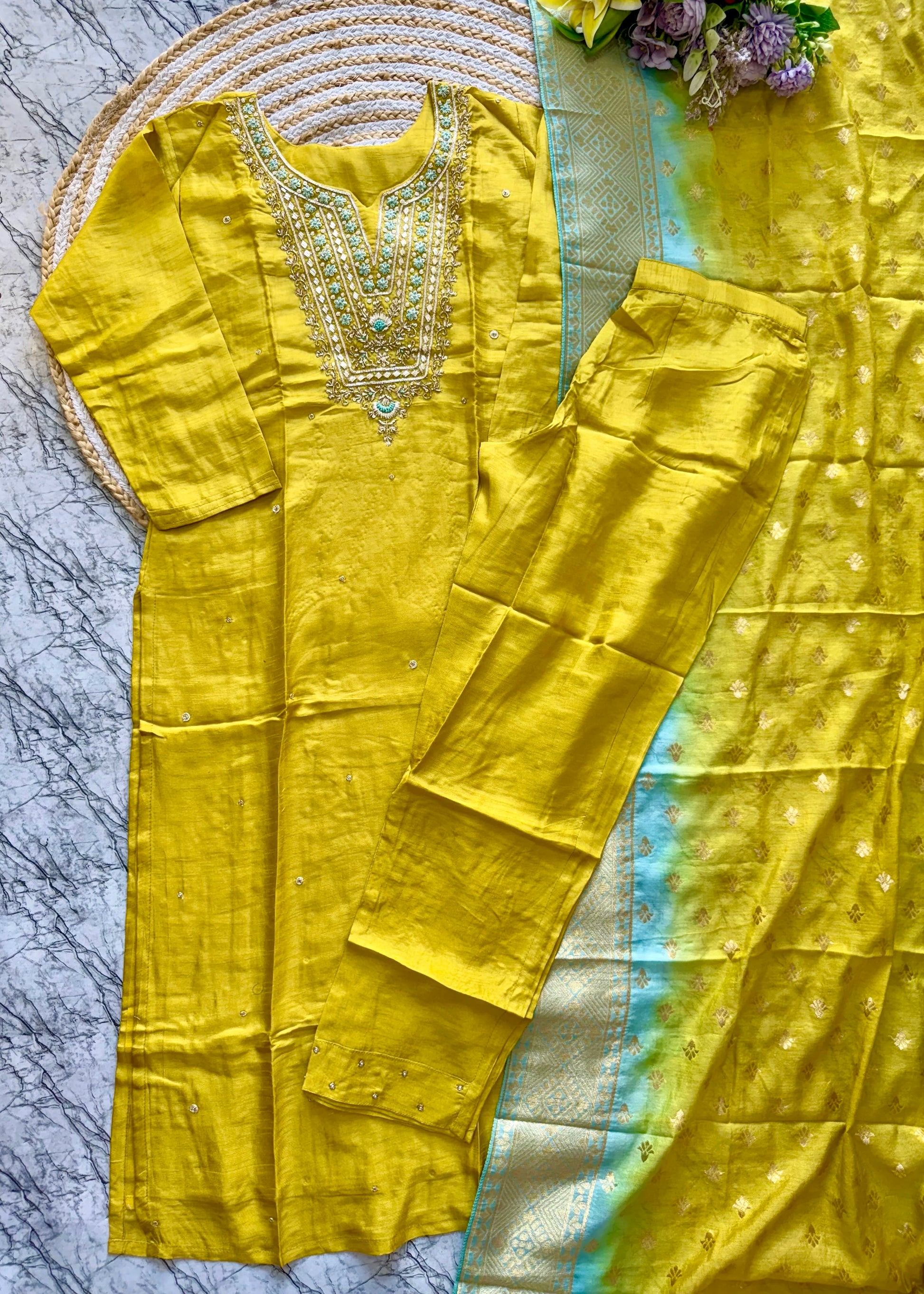 “Hareef” Premium festive wear Dola silk suit set 🛍️
